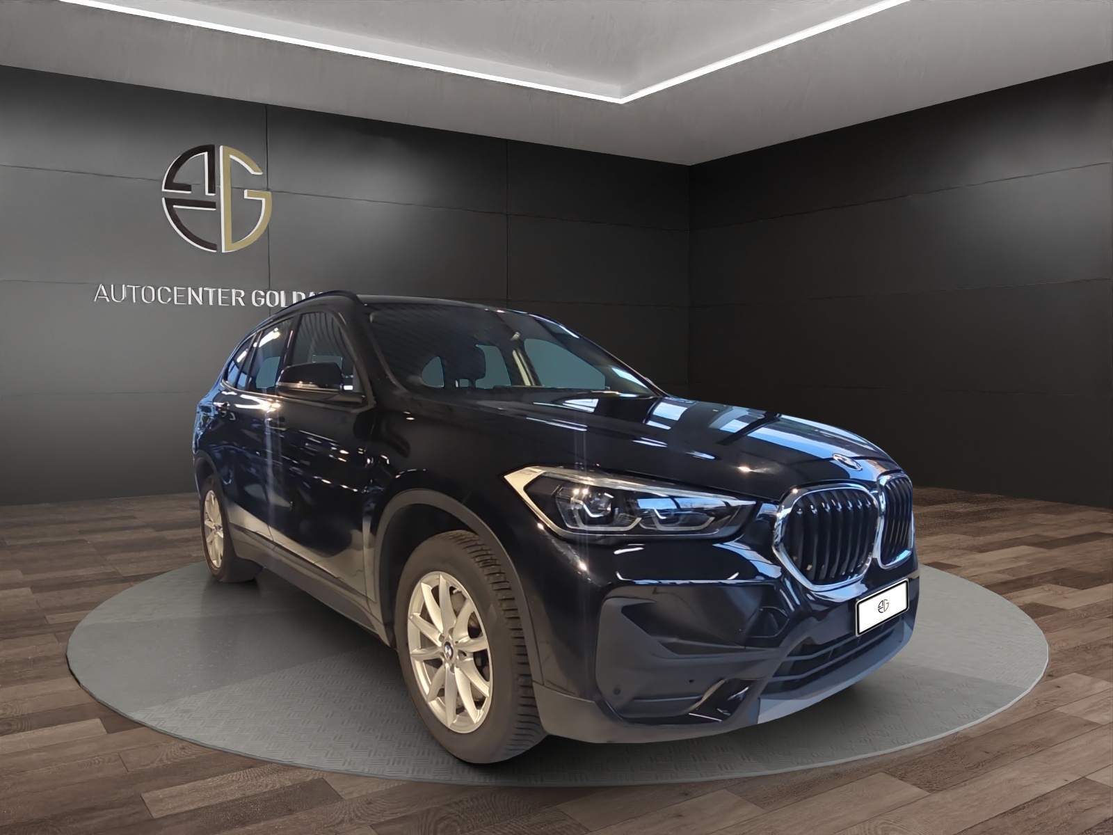 BMW X1 xDrive 20i Steptronic-image-5