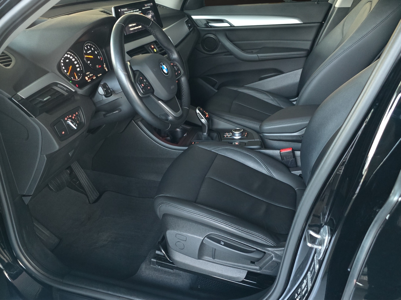 BMW X1 xDrive 20i Steptronic-image-7