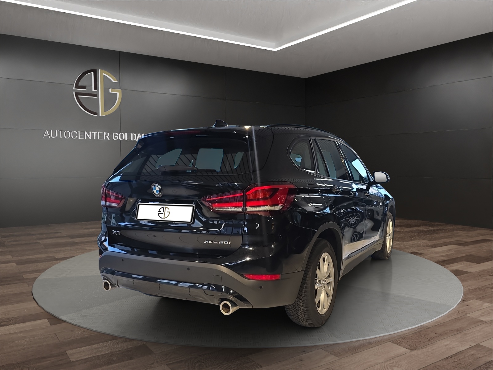 BMW X1 xDrive 20i Steptronic-showroom-element-3
