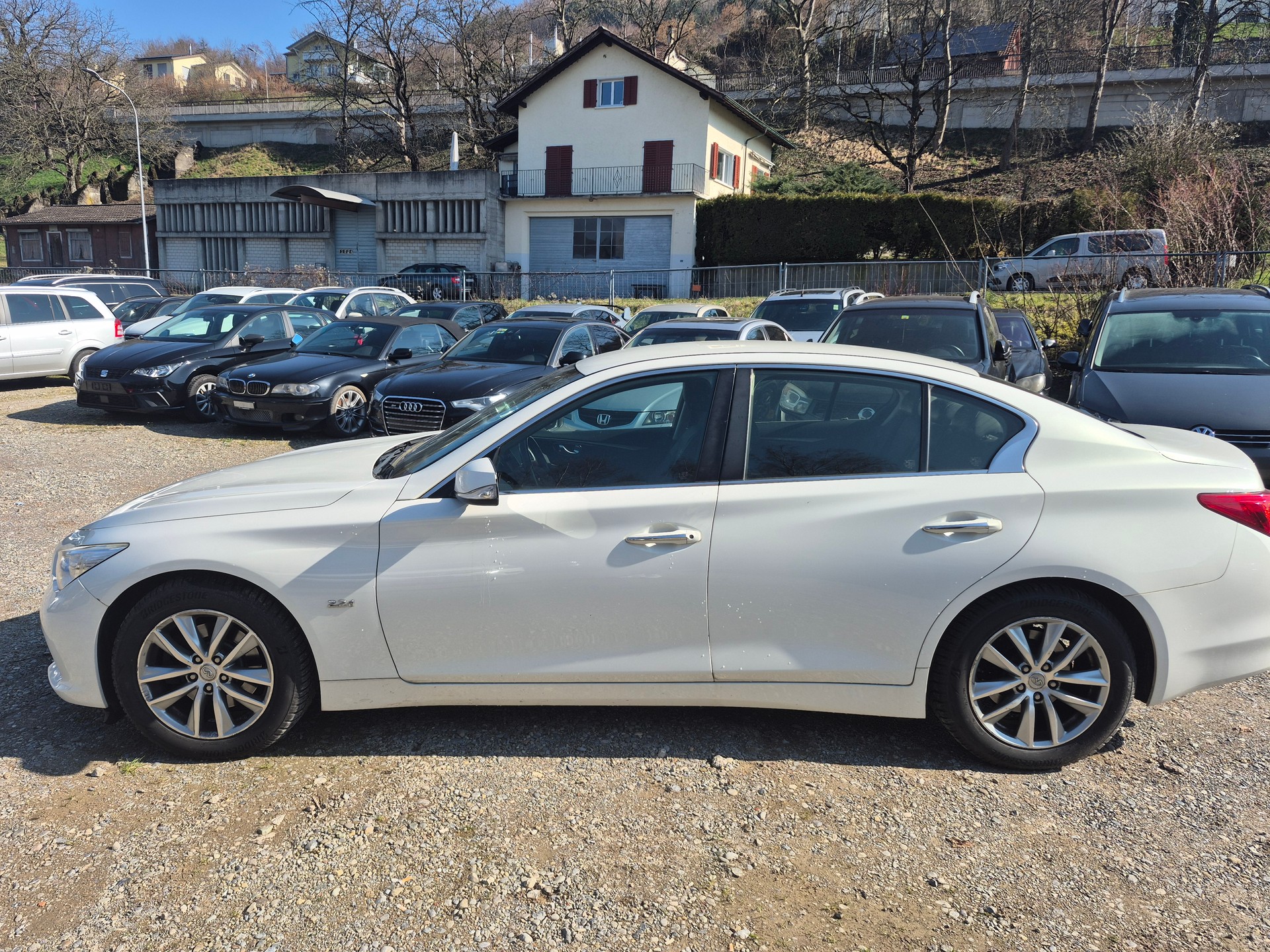 INFINITI Q50 2.2d Premium Automatic-image-3
