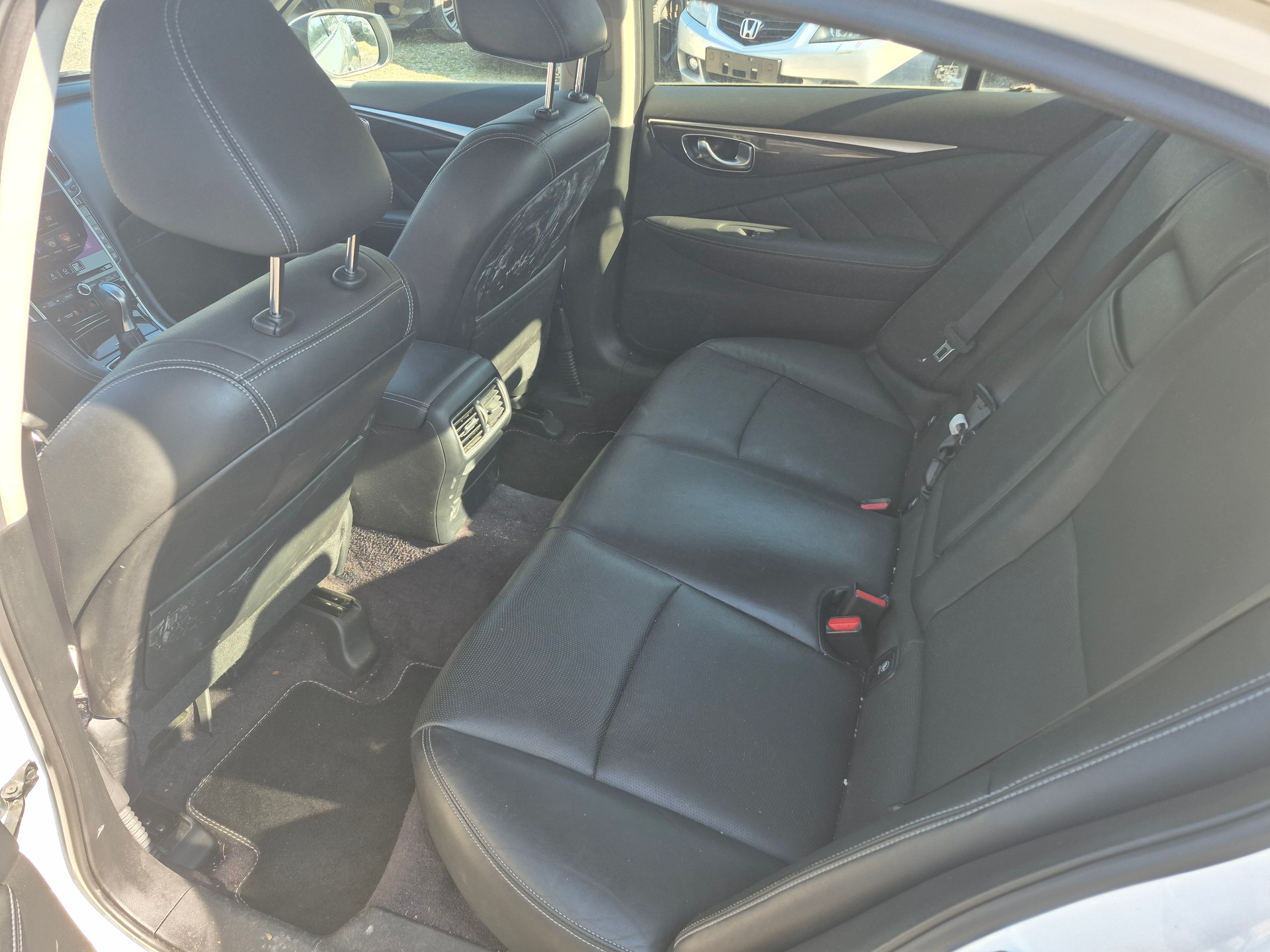 INFINITI Q50 2.2d Premium Automatic-image-9
