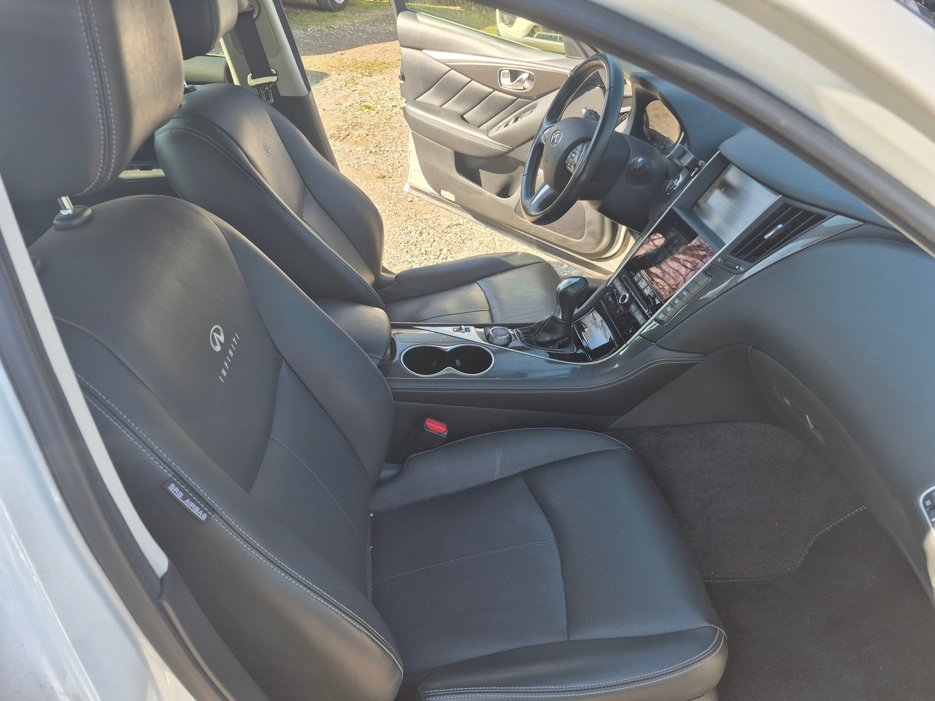 INFINITI Q50 2.2d Premium Automatic-image-7