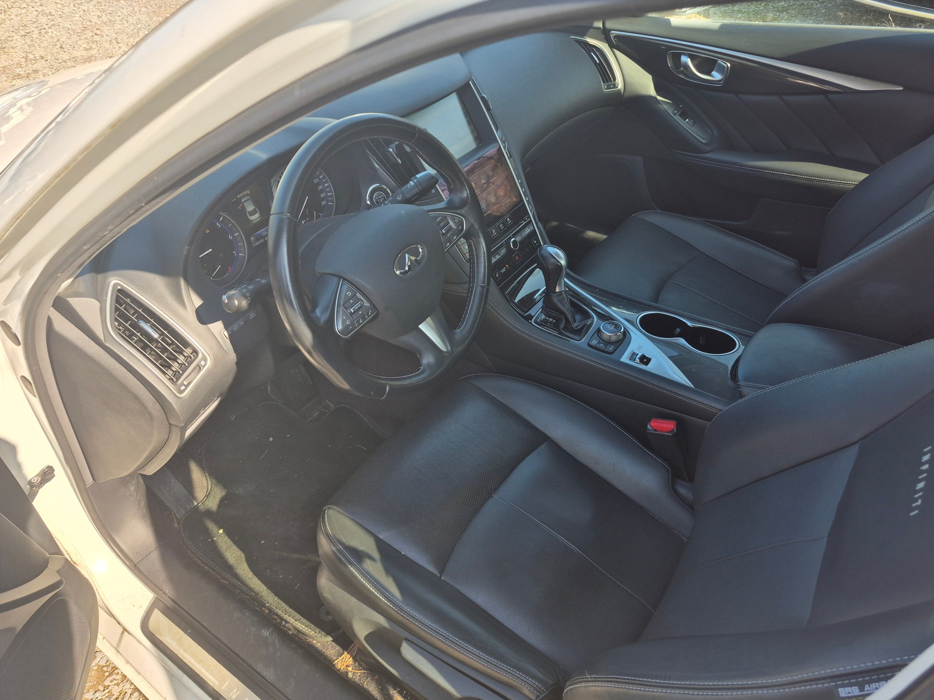 INFINITI Q50 2.2d Premium Automatic-image-8