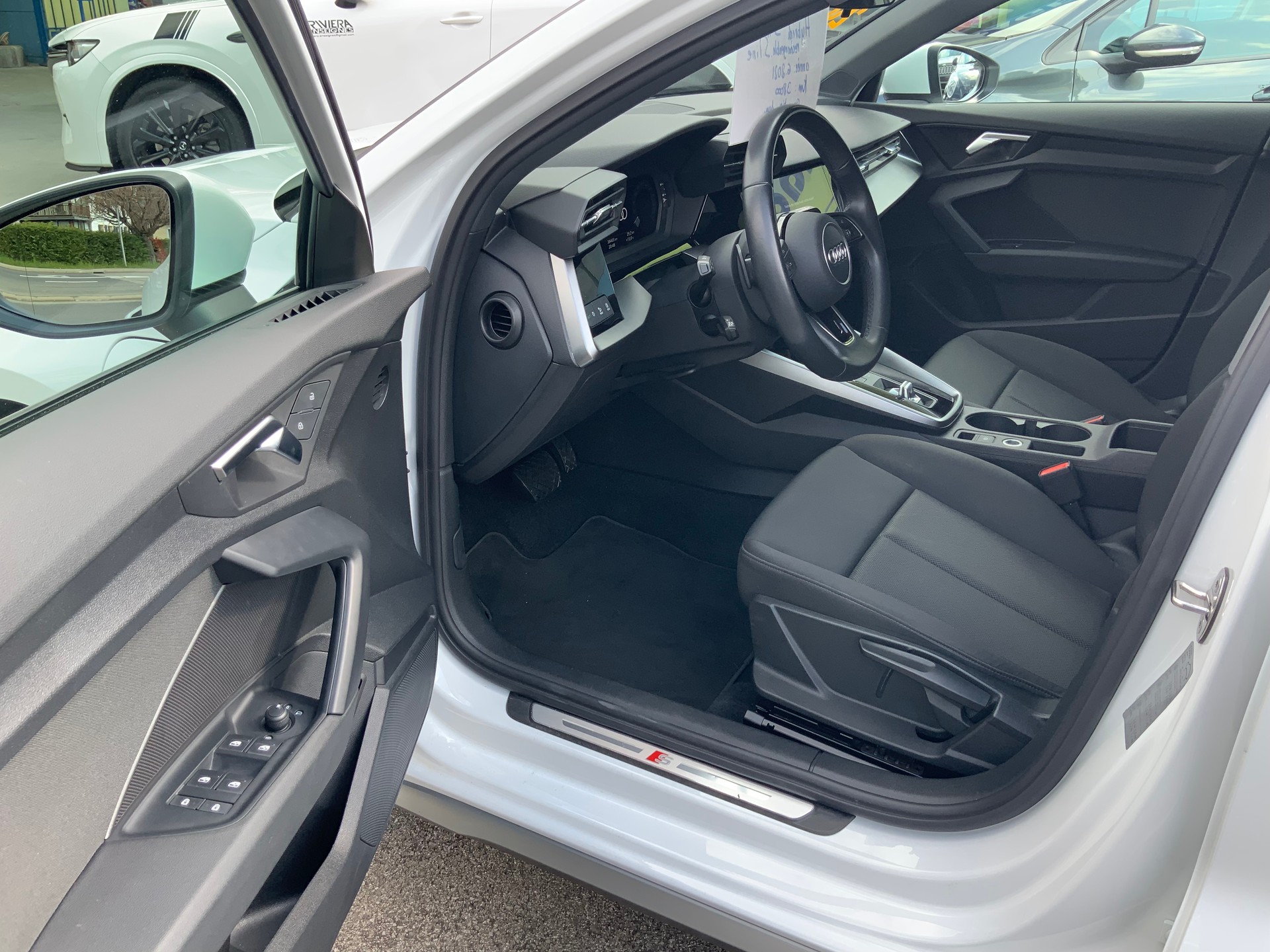 AUDI A3 Sportback 40 TFSI e S line S-tronic-image-10