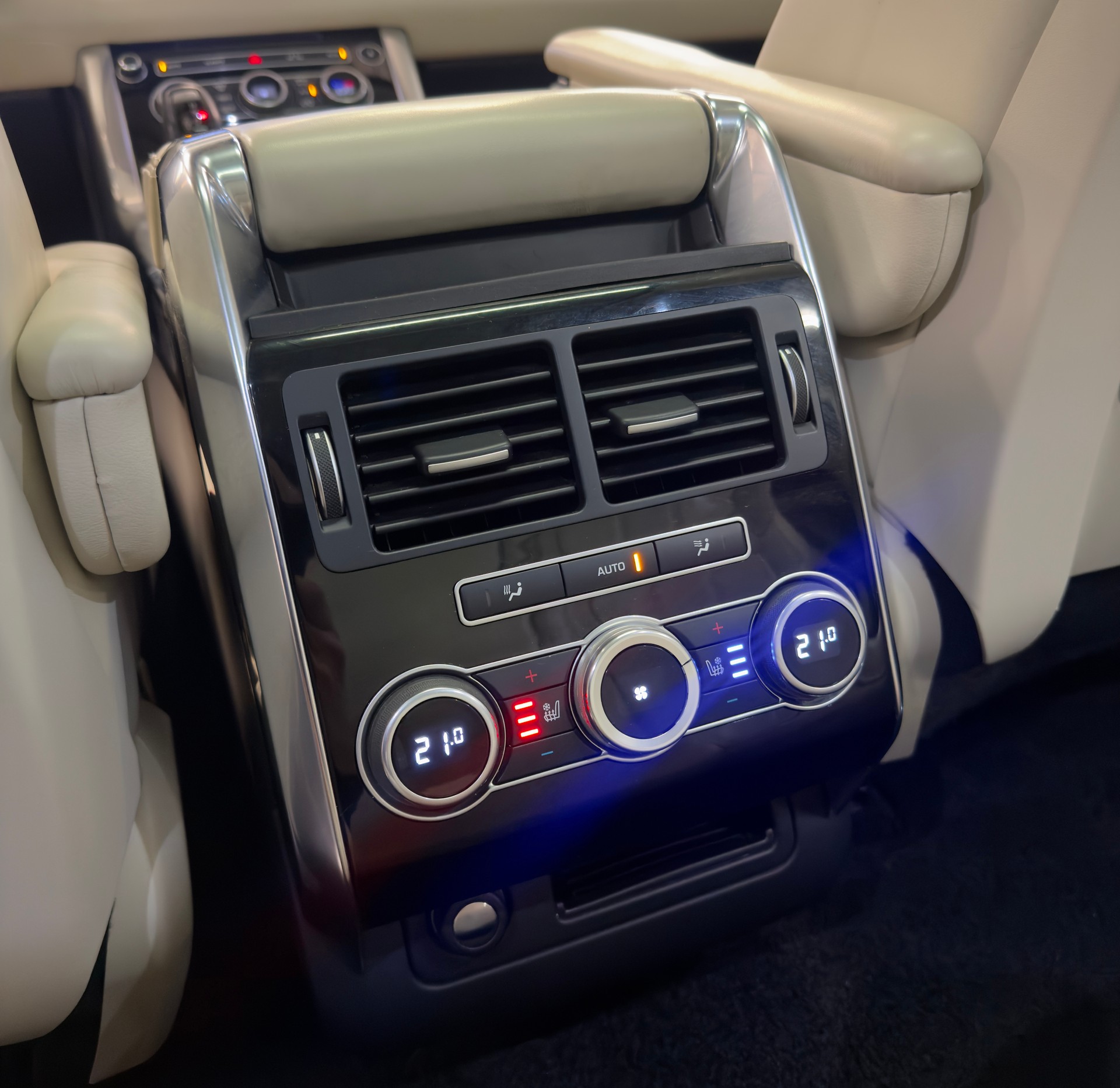 LAND ROVER Range Rover Sport 3.0 SDV6 HSE Automatic-image-15
