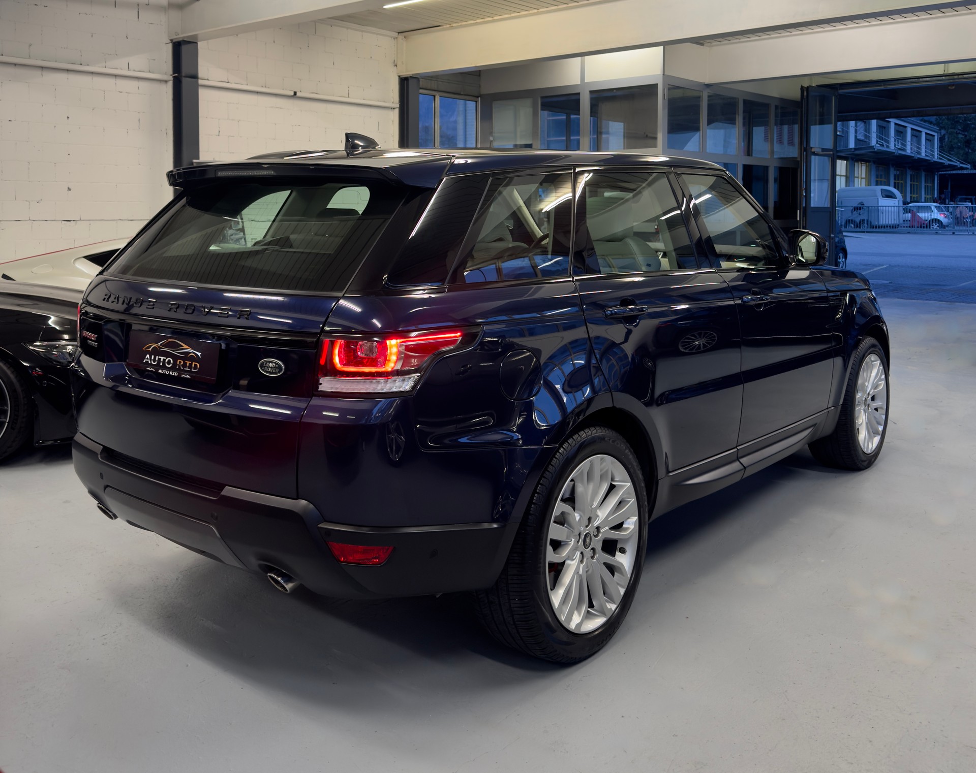 LAND ROVER Range Rover Sport 3.0 SDV6 HSE Automatic-image-5