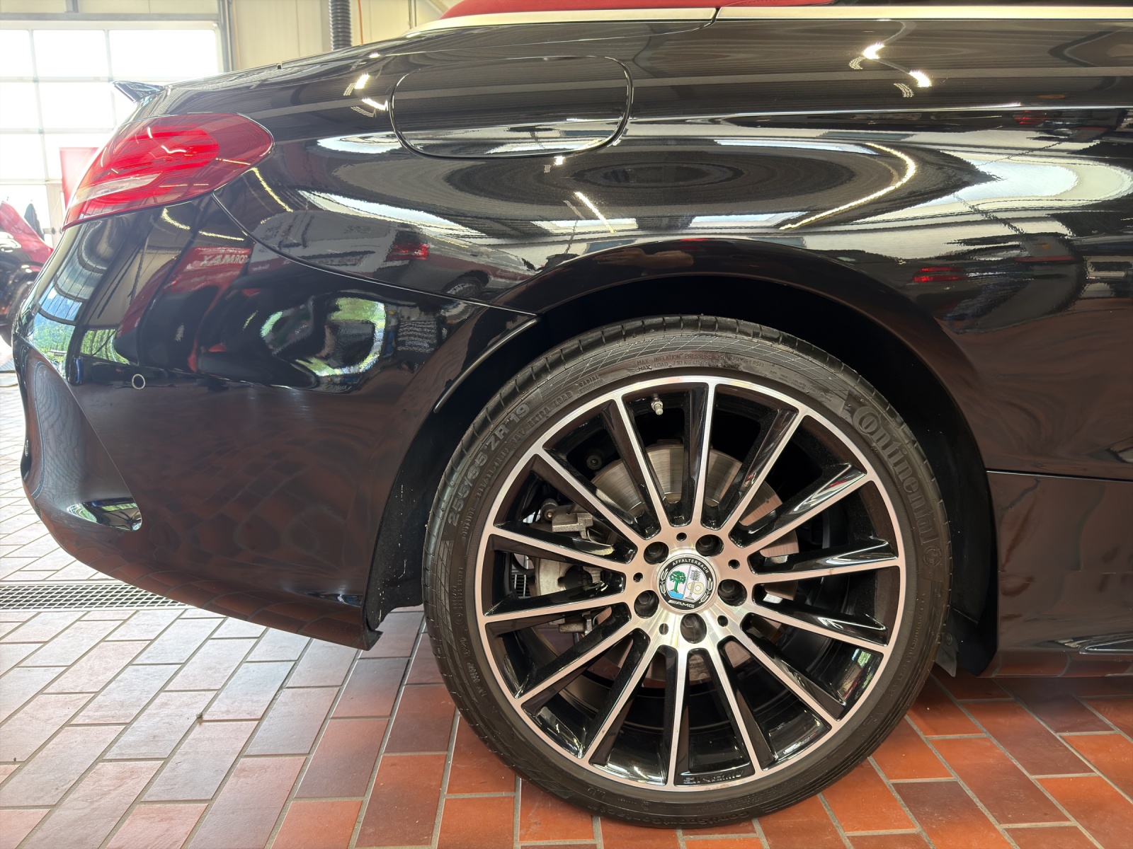 MERCEDES-BENZ C 43 AMG 4Matic-image-23