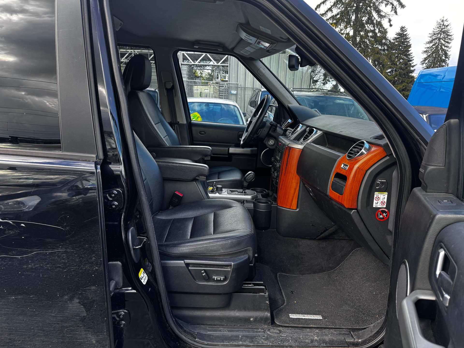 LAND ROVER Discovery 2.7d V6 SE-image-4