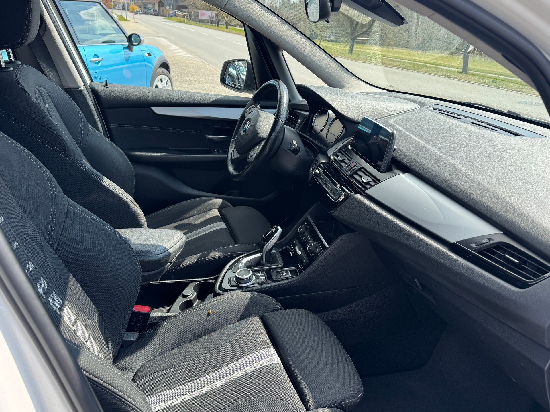 BMW 216d Gran Tourer DKG Sport Line-image-8