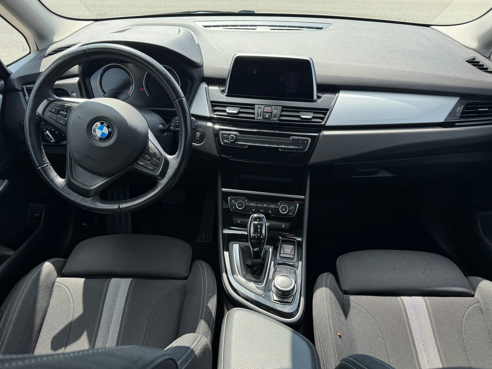 BMW 216d Gran Tourer DKG Sport Line-image-6