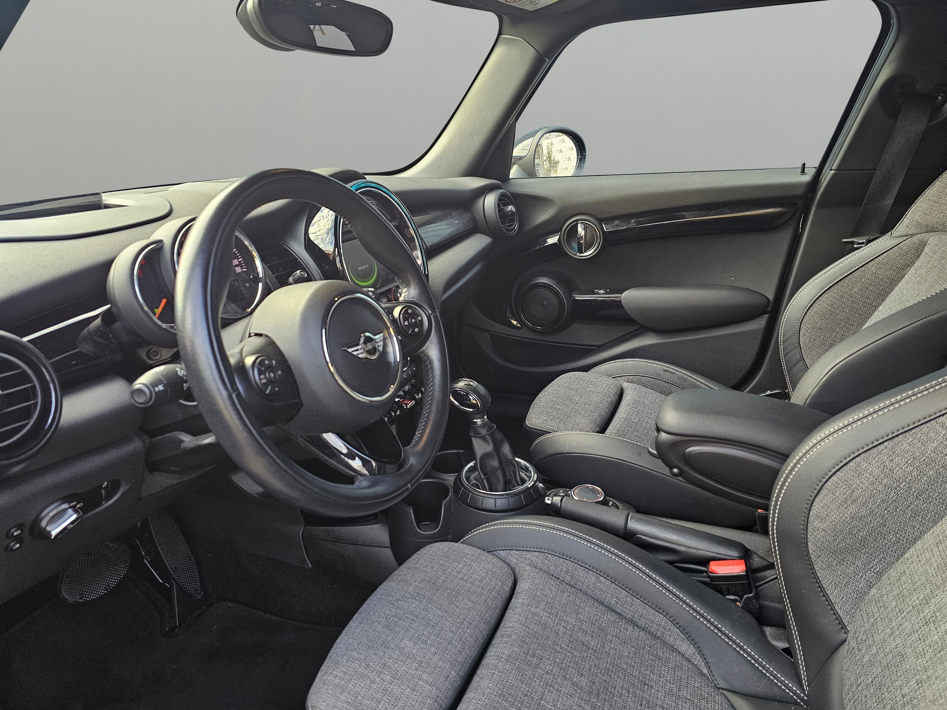 MINI Cooper Steptronic-image-8