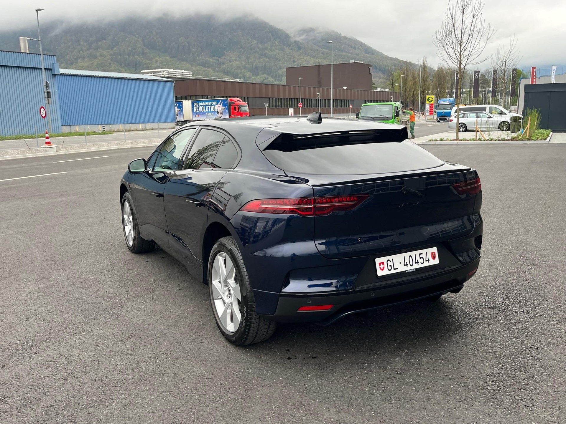 JAGUAR I-Pace EV400 R-Dynamic SE AWD-showroom-element-2