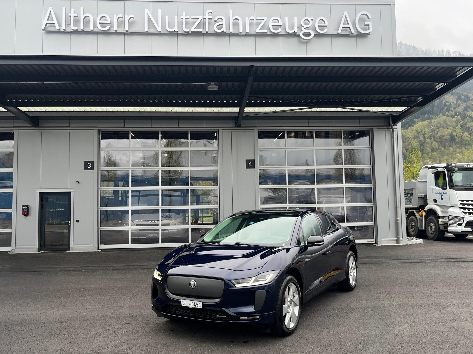 JAGUAR I-Pace EV400 R-Dynamic SE AWD