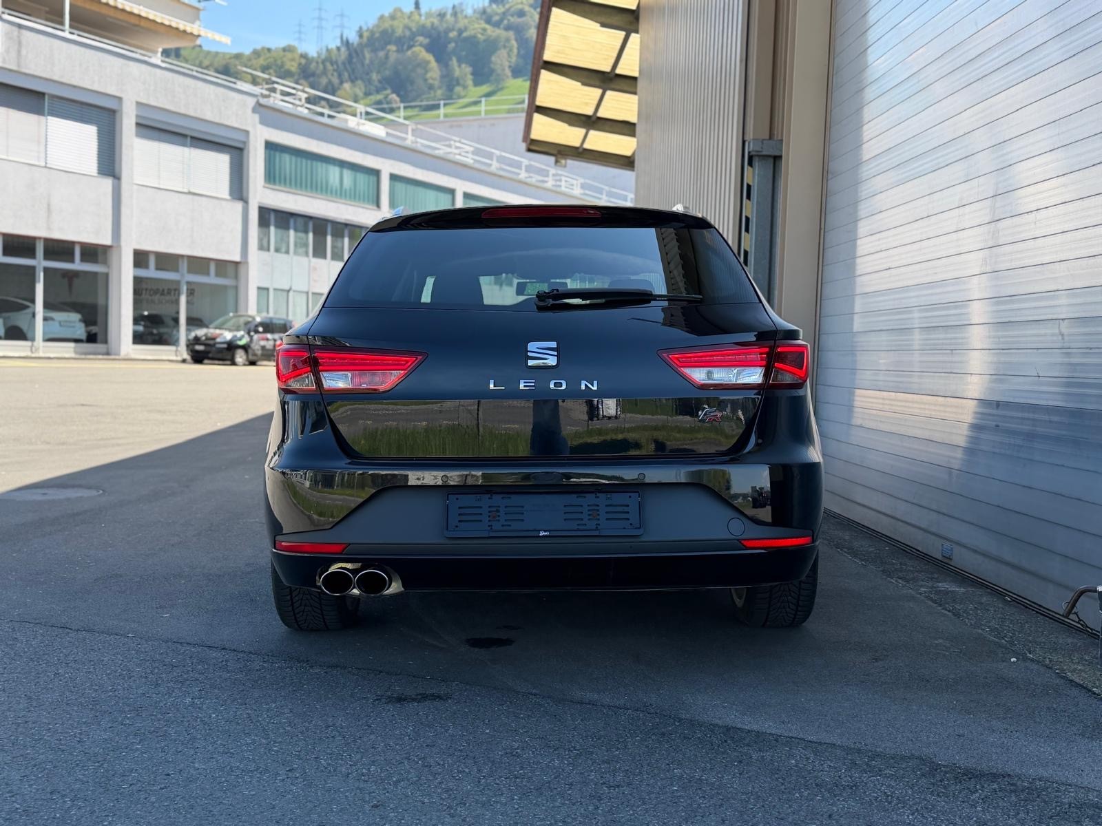 SEAT Leon ST 1.8 TSI FR DSG-image-4