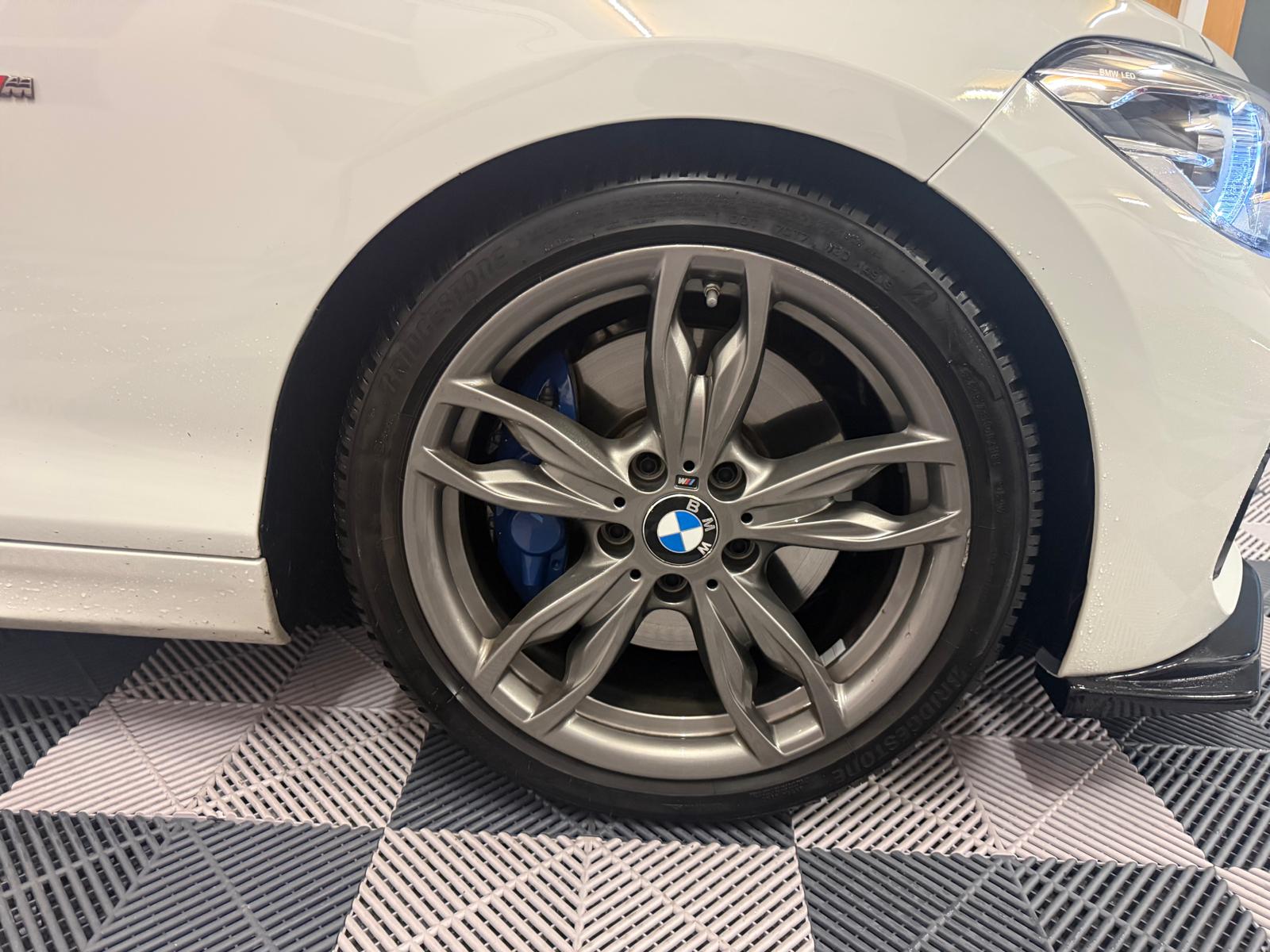 BMW M140i xDrive Steptronic-image-28