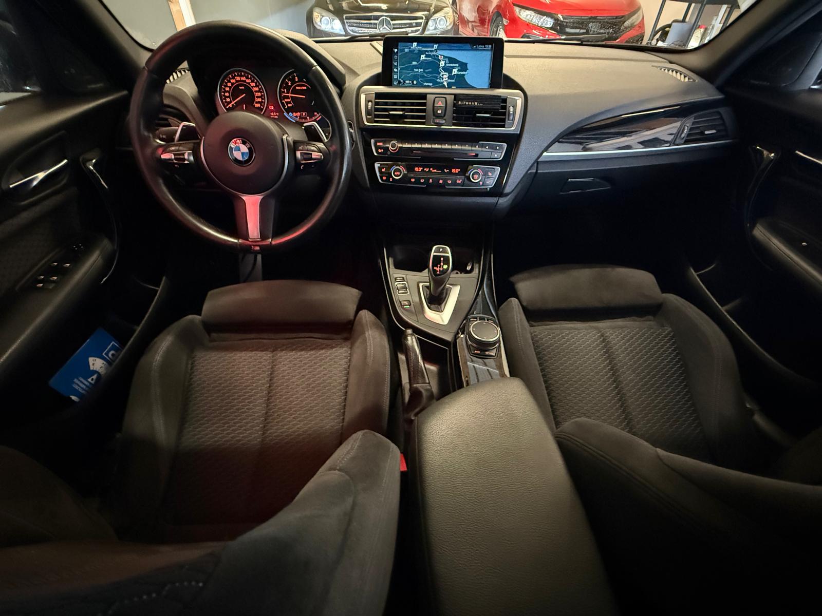 BMW M140i xDrive Steptronic-image-13
