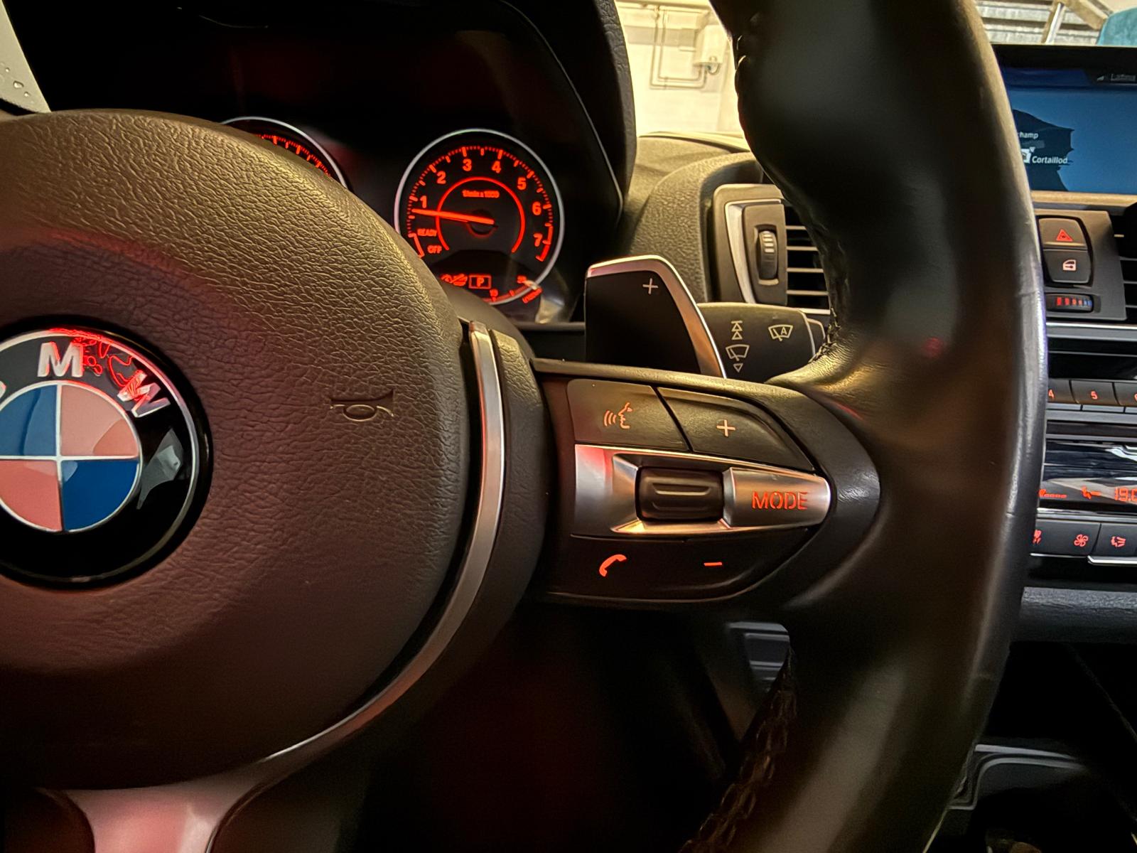 BMW M140i xDrive Steptronic-image-18