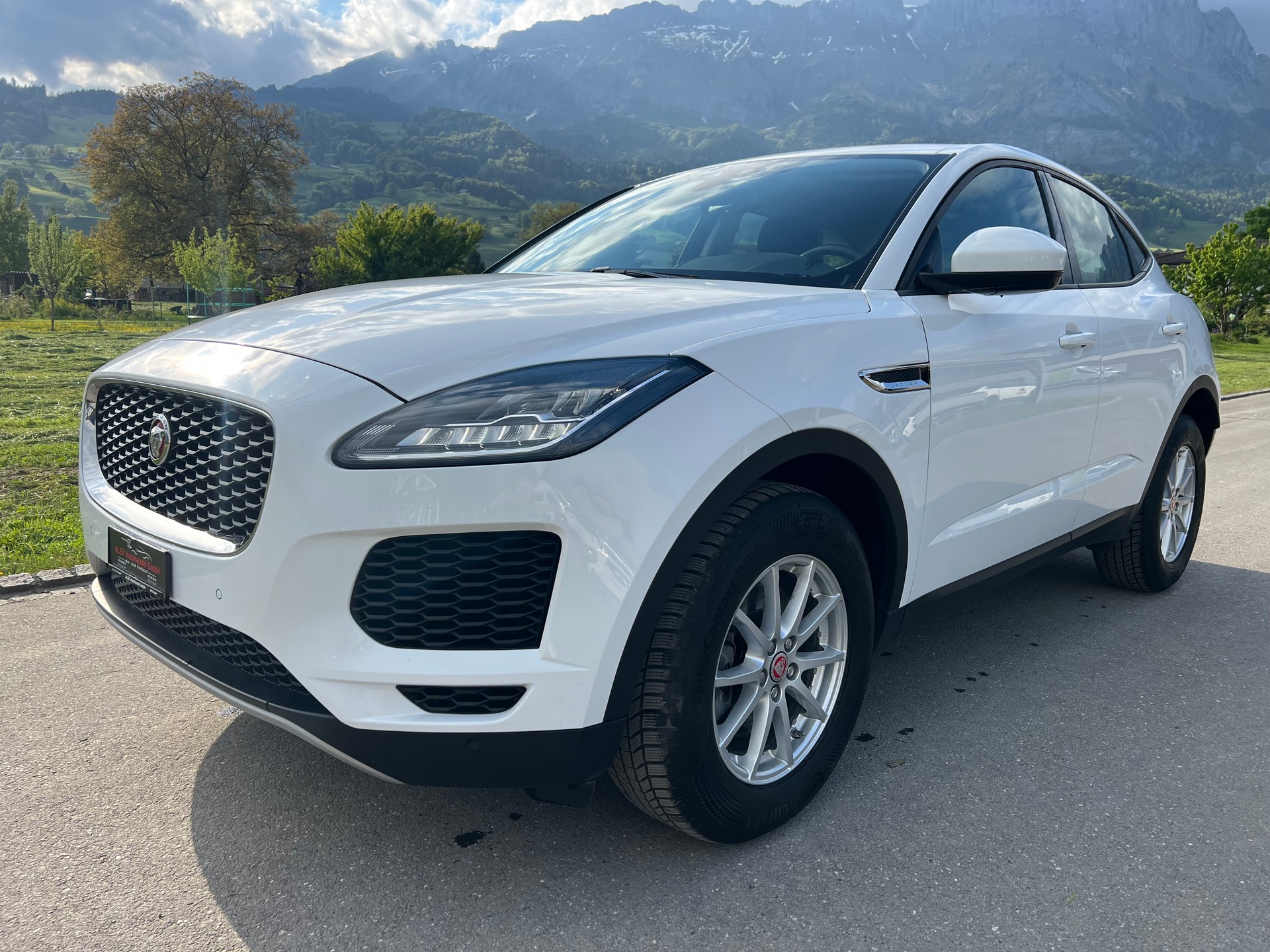 JAGUAR E-Pace 2.0d D150 R-Dynamic S (CHF149.10/Monat)-image-1