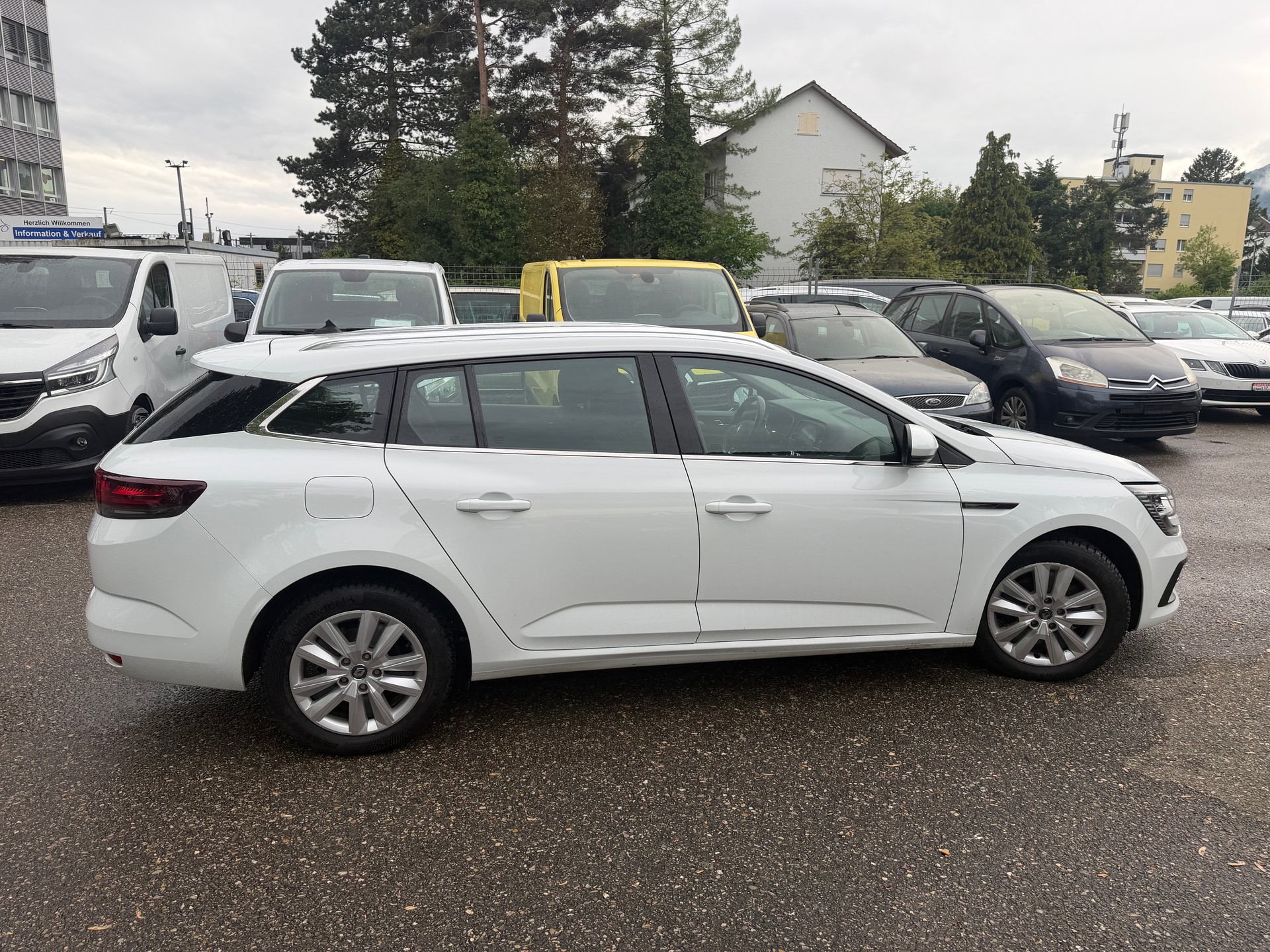 RENAULT Mégane Grandtour 1.5 dCi Zen EDC * Gr. Navi * Klima-auto * PDC V+H * Tempomat * Frisch Ab MFK-image-10