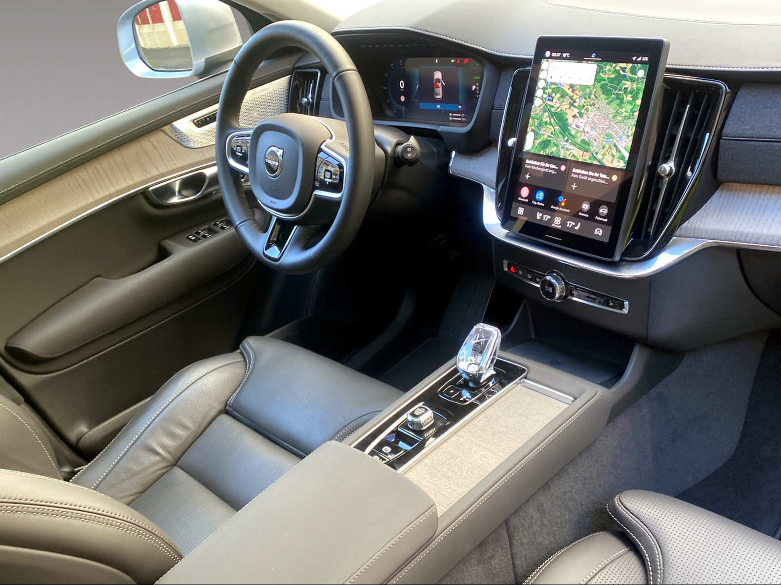 VOLVO XC90 2.0 T8 TE Ultra Bright eAWD-image-9