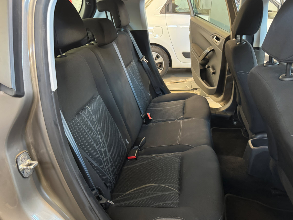 PEUGEOT 208 1.2 VTI Active-image-5