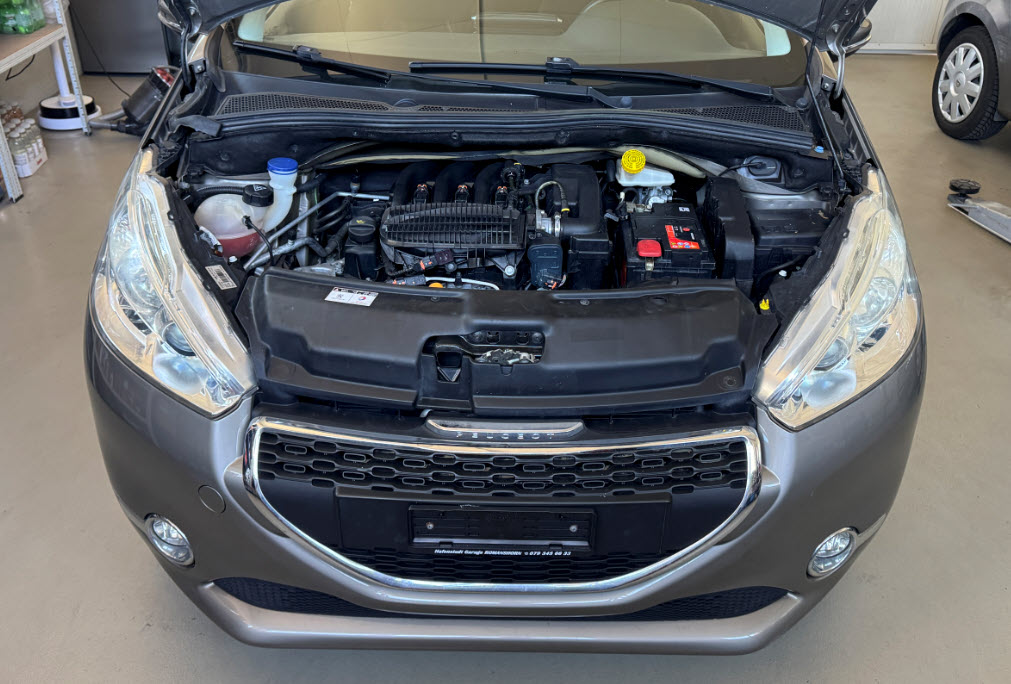 PEUGEOT 208 1.2 VTI Active-image-7