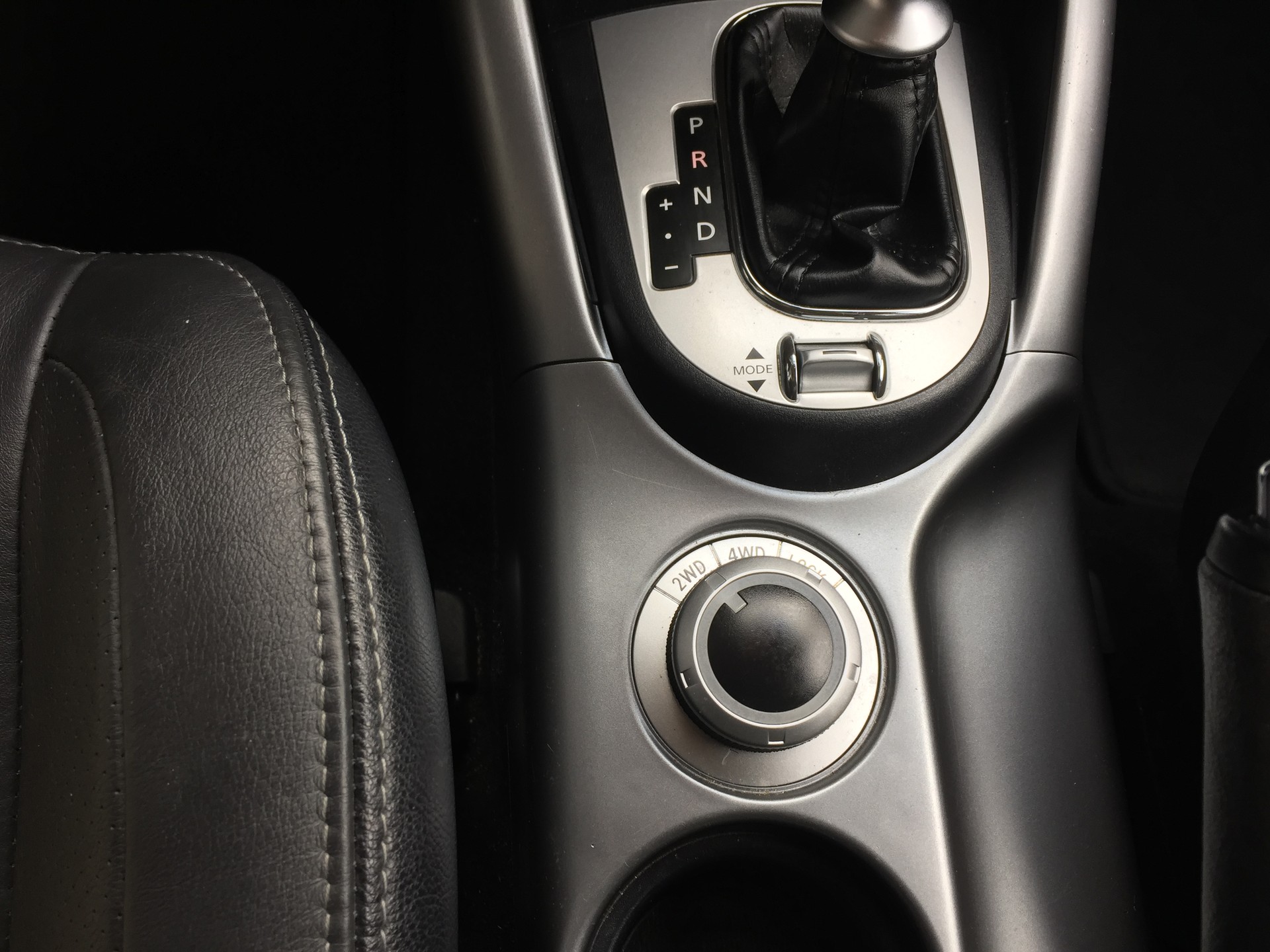 PEUGEOT 4007 2.2 HDi Platinum Edition DCS6-image-13