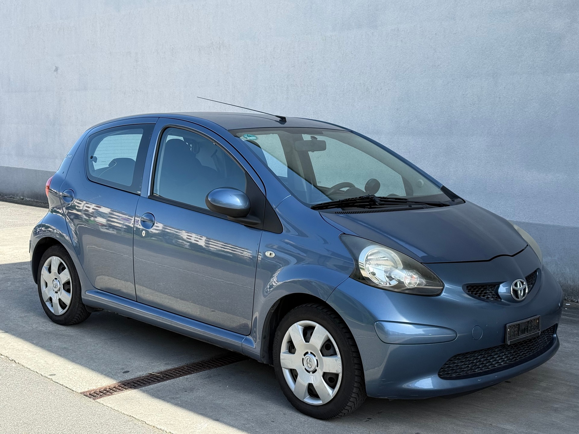 TOYOTA Aygo 1.0 blue-image-6