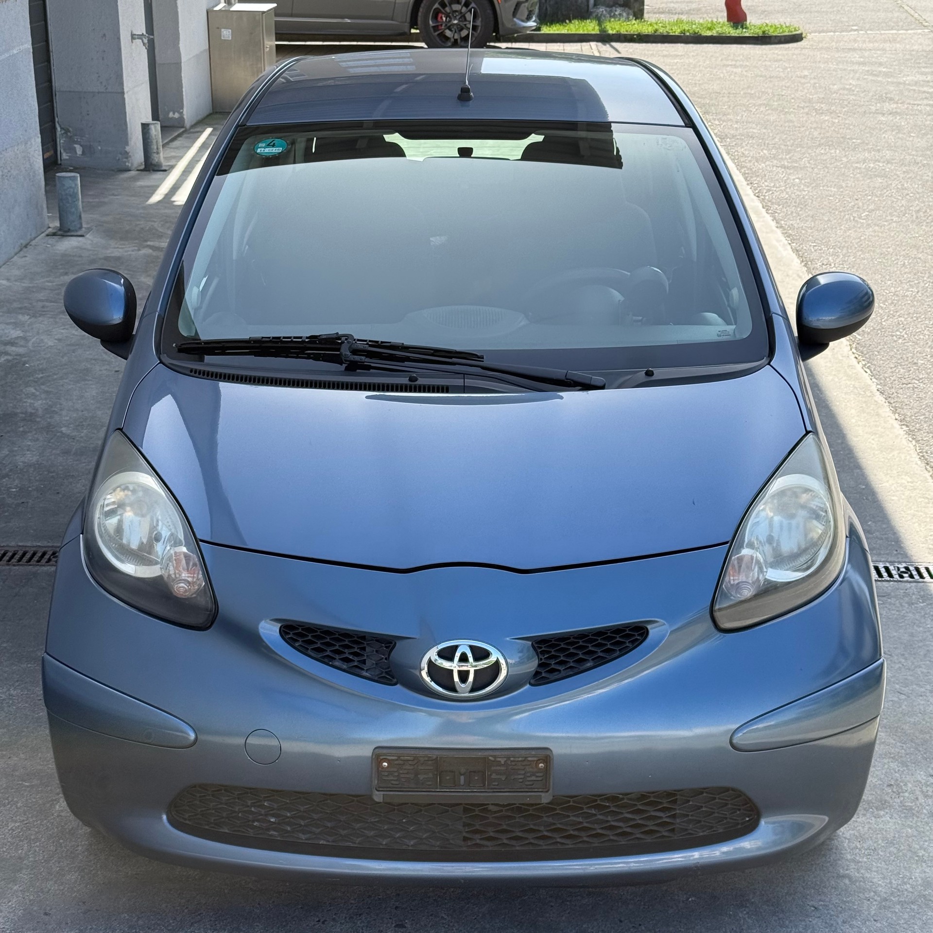 TOYOTA Aygo 1.0 blue-showroom-element-2