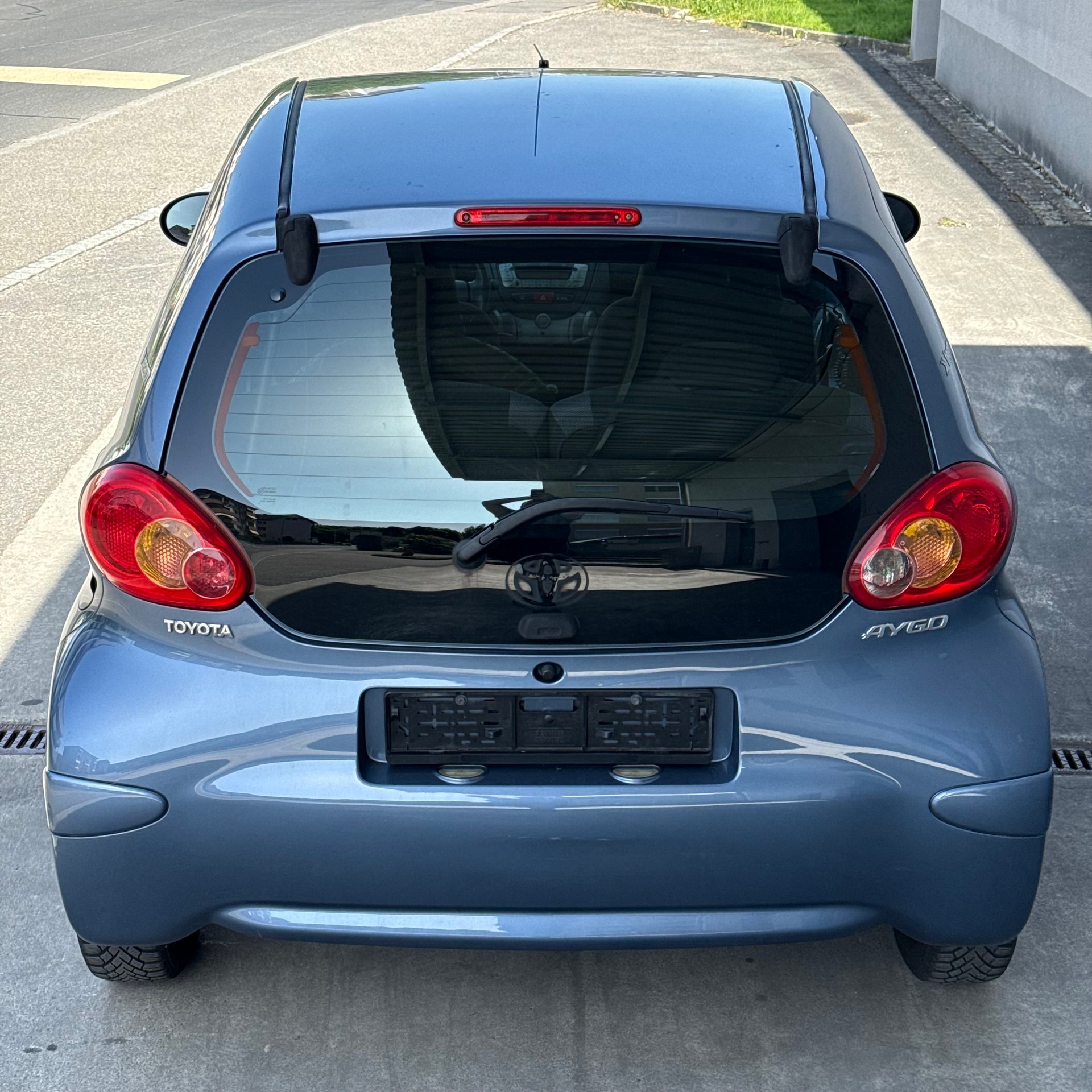 TOYOTA Aygo 1.0 blue-image-4