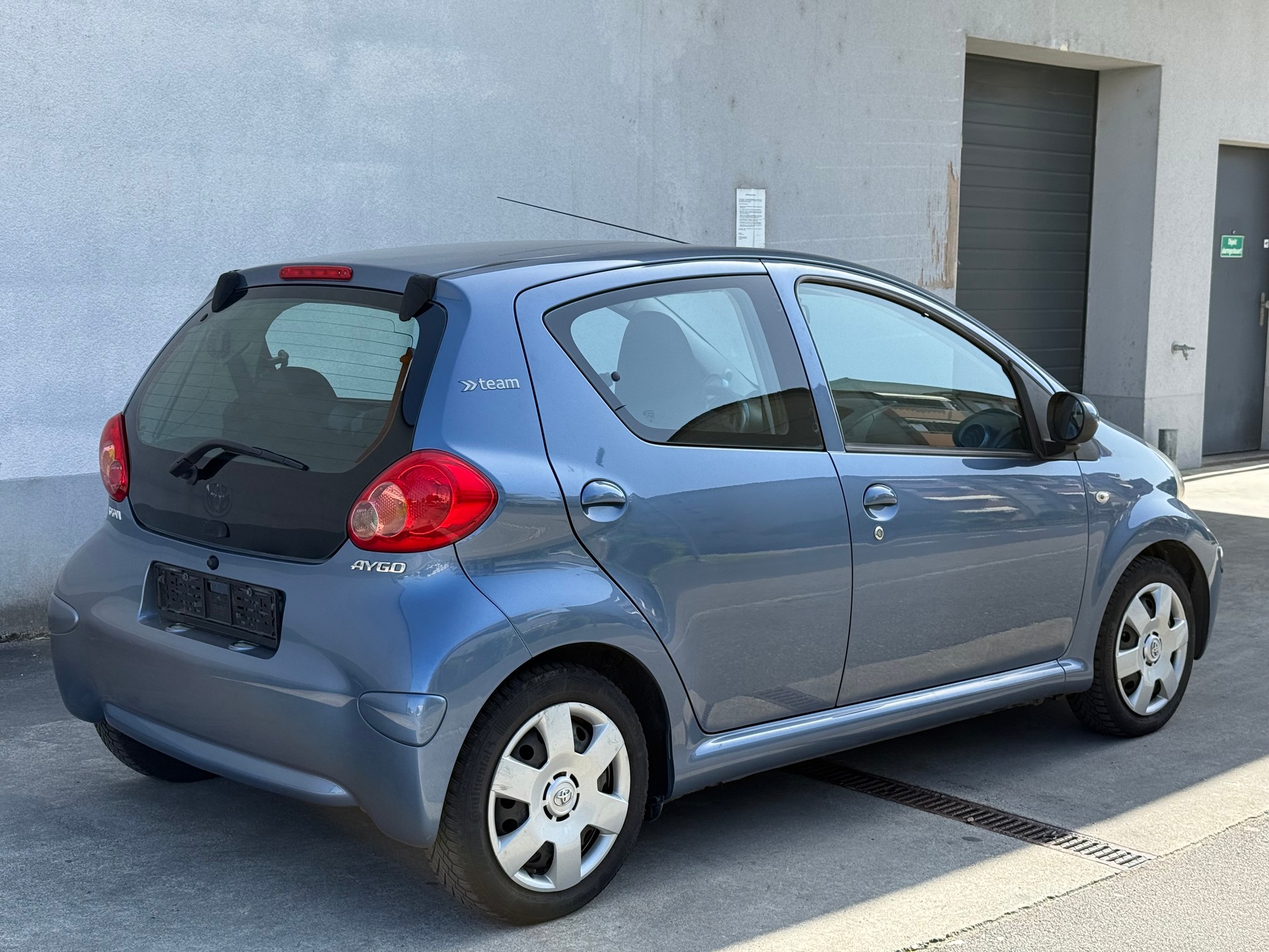 TOYOTA Aygo 1.0 blue-image-7