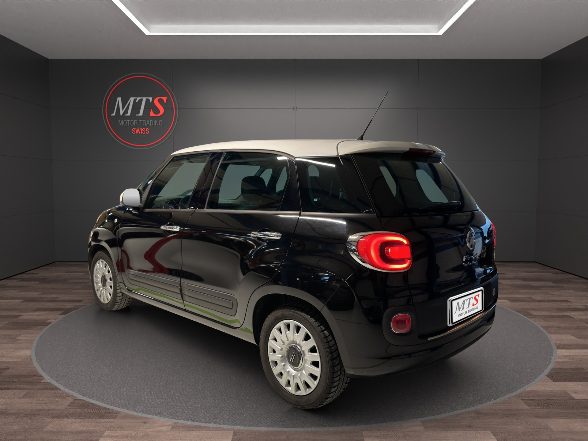 FIAT 500L 1.4 16V Pop Star-image-6