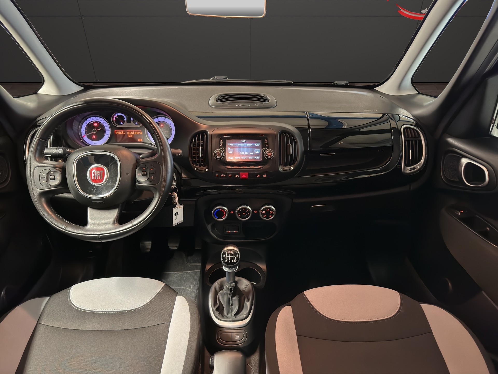 FIAT 500L 1.4 16V Pop Star-image-11