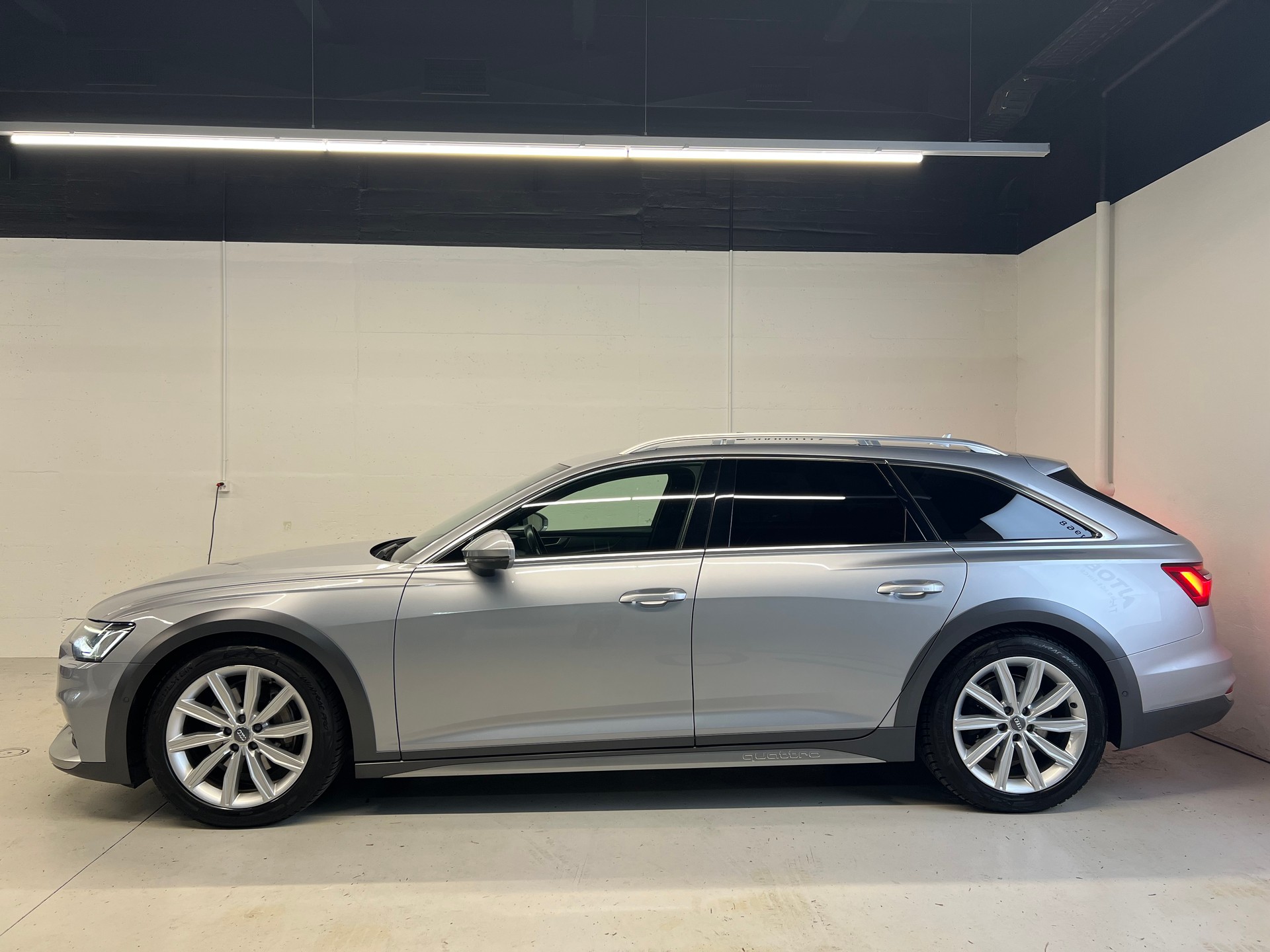 AUDI A6 Allroad 3.0 45 TDI quattro S-Tronic-image-7