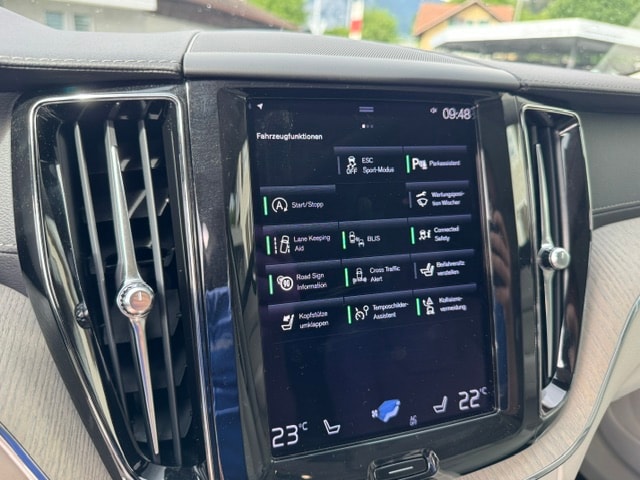 VOLVO XC60 2.0 B4 MH Inscription AWD-image-10