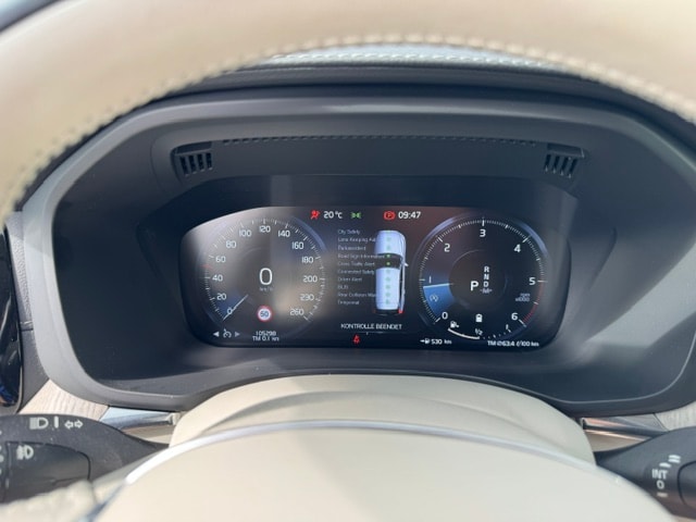 VOLVO XC60 2.0 B4 MH Inscription AWD-image-9