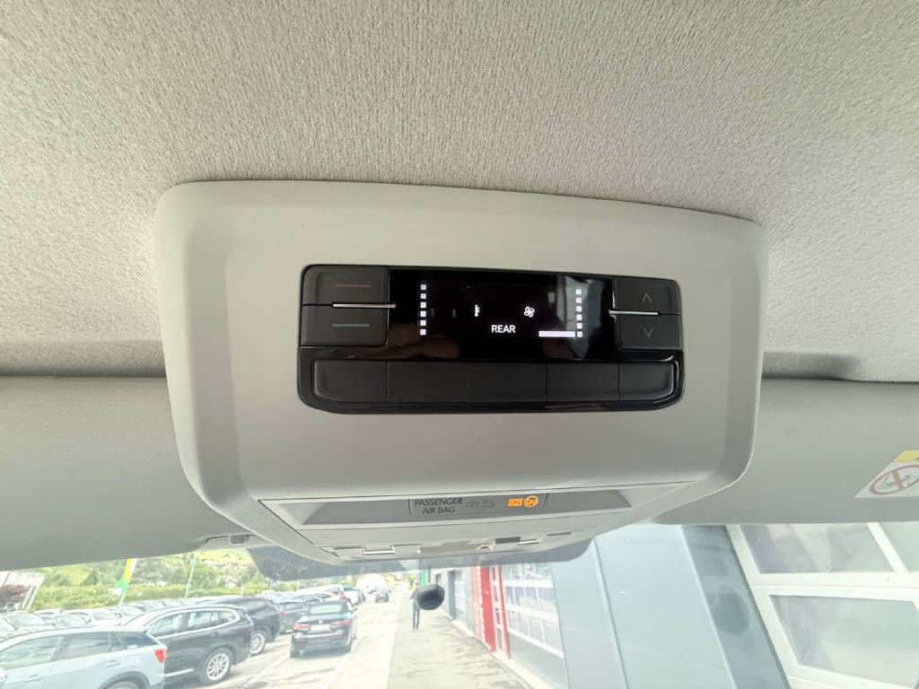 VW T6.1 combi 3400 2.0 TDI 110 6 Places CH-image-9