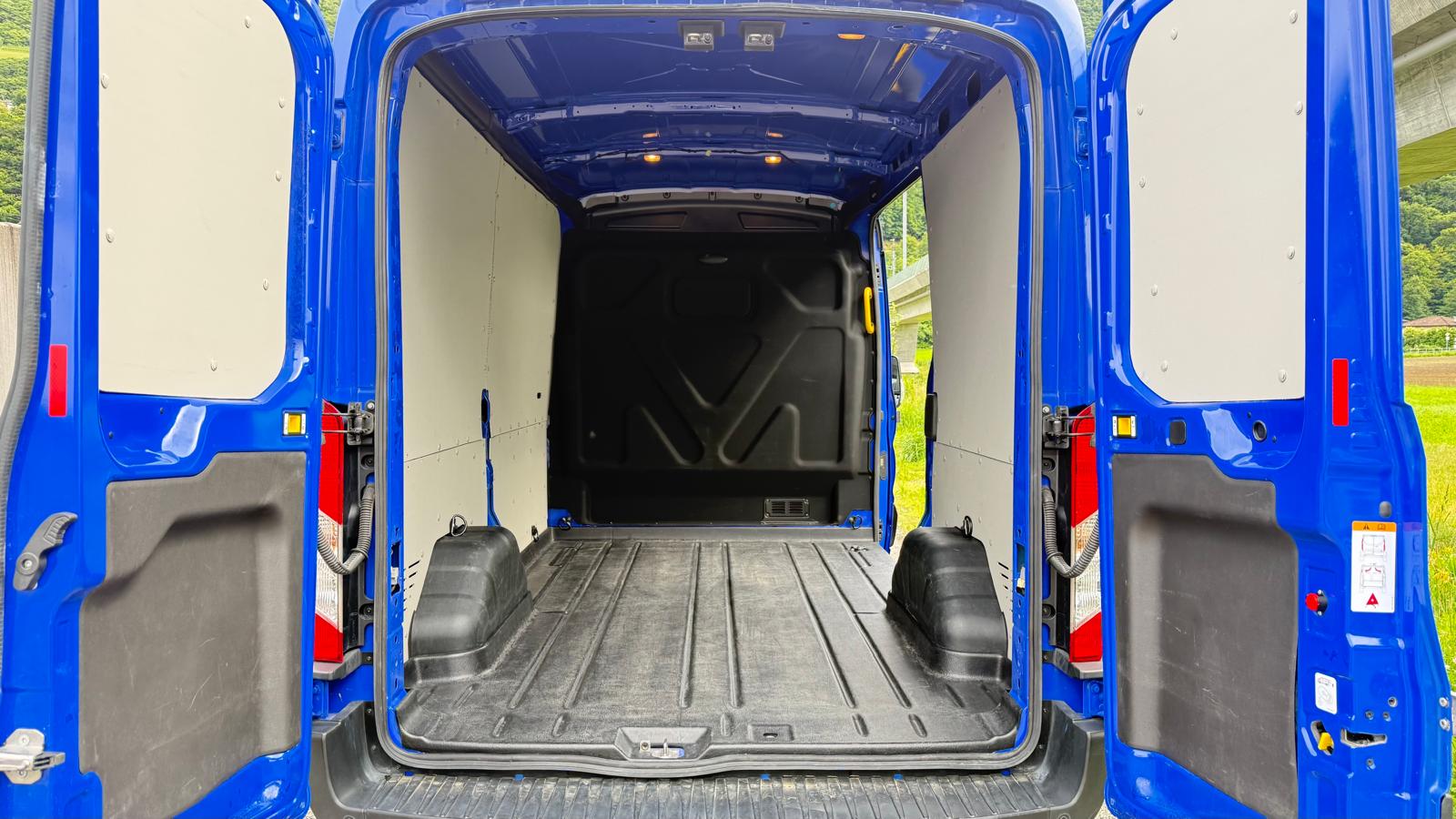 FORD Transit Van 290 L2 Trend 2.0 TDCi 130 HEV FWD-image-6