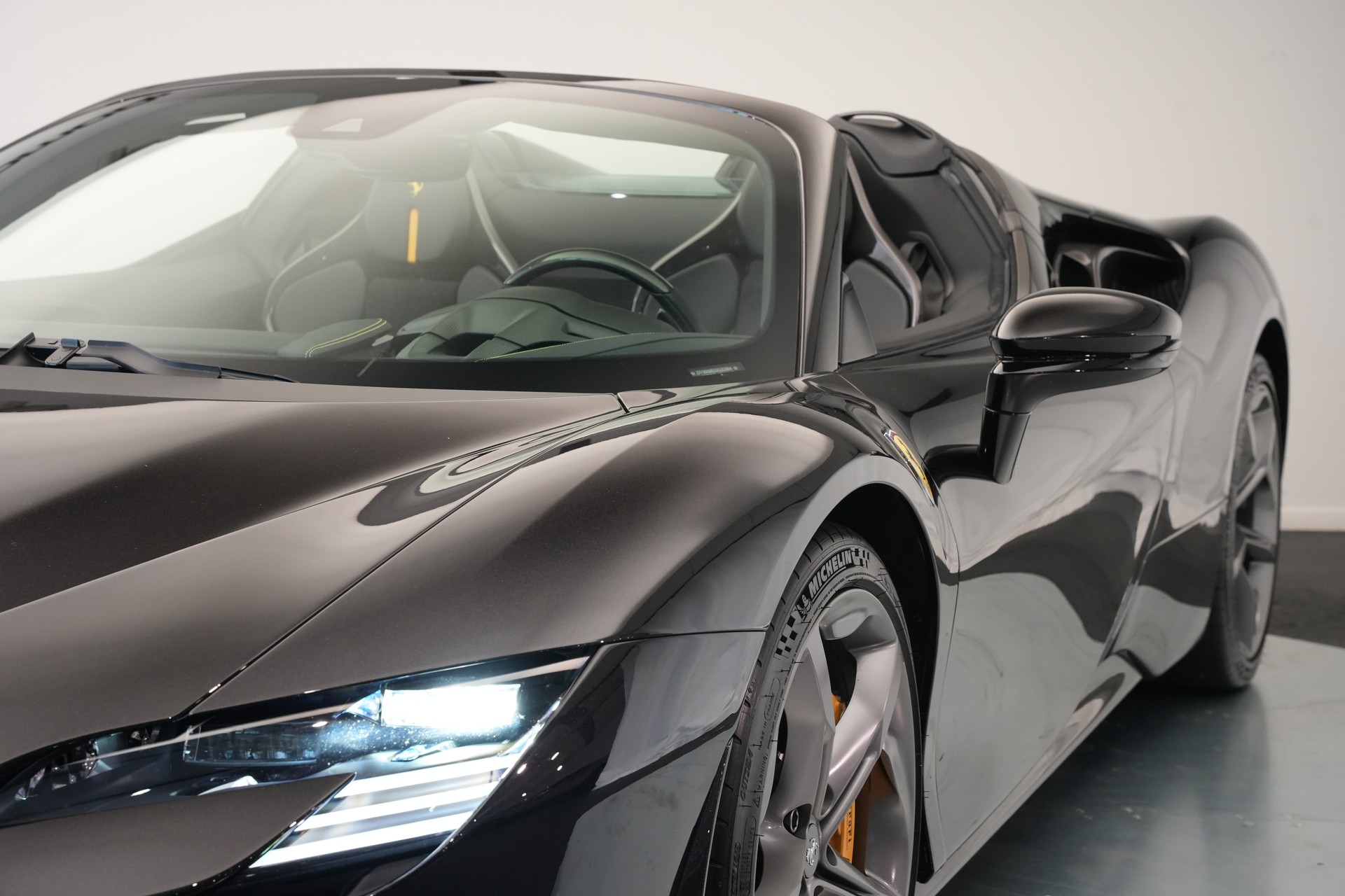 FERRARI SF90 Spider *Nero Daytona*-image-9