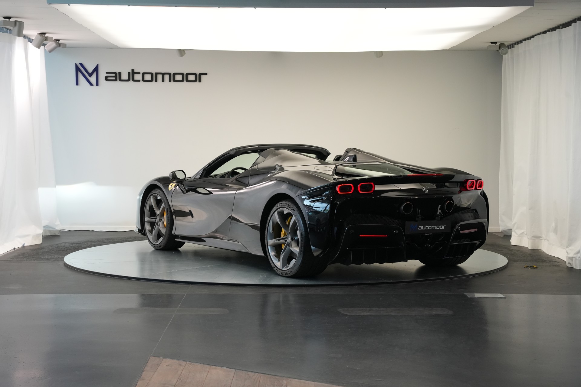 FERRARI SF90 Spider *Nero Daytona*-image-6