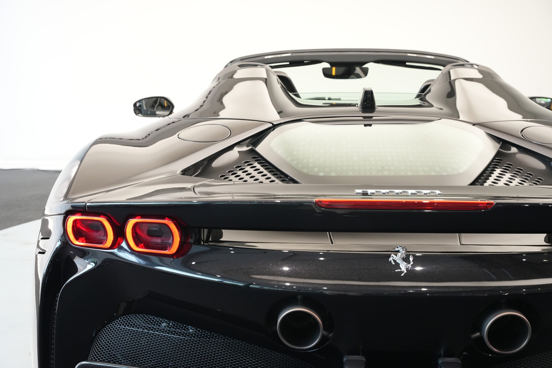 FERRARI SF90 Spider *Nero Daytona*-image-46