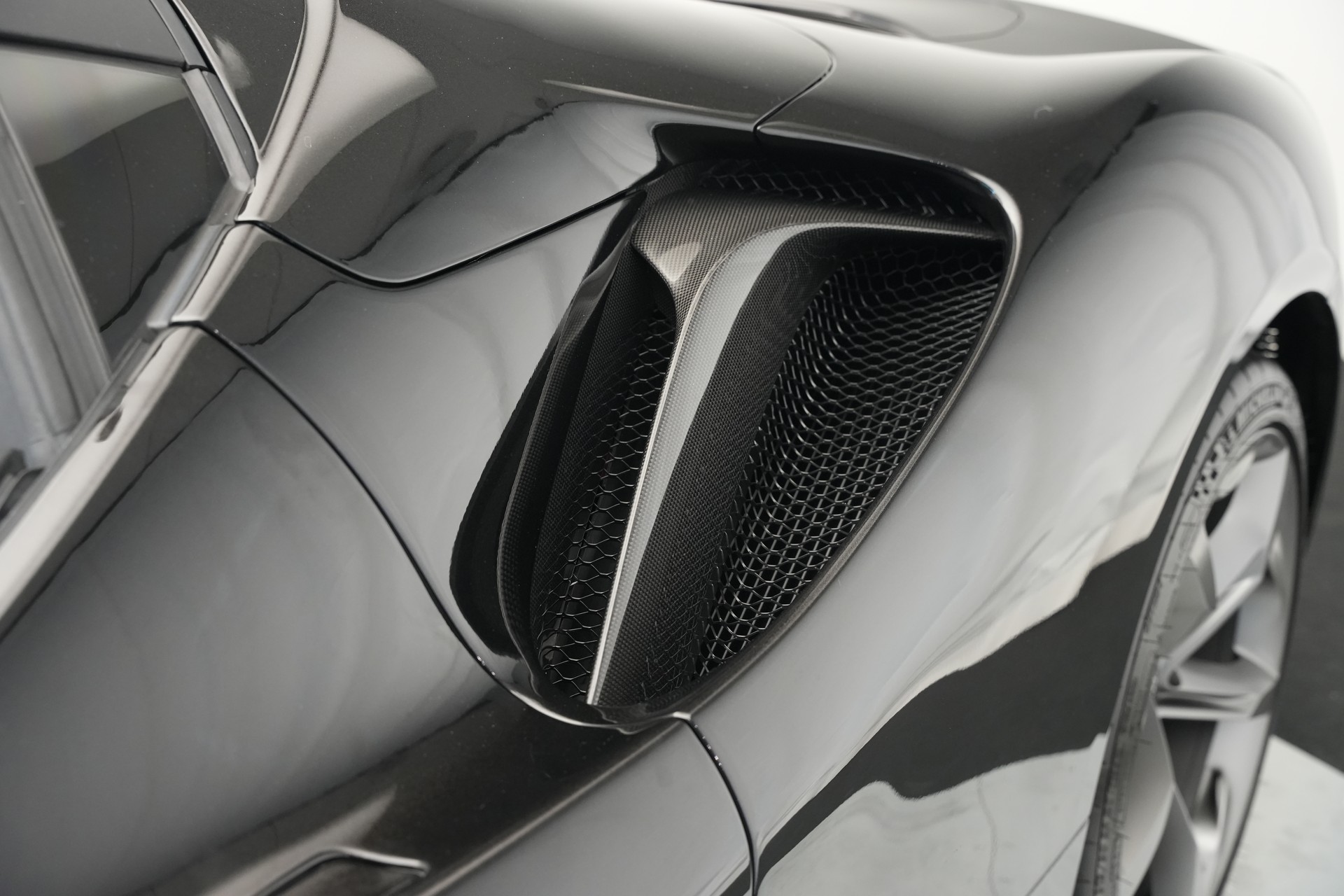 FERRARI SF90 Spider *Nero Daytona*-image-36