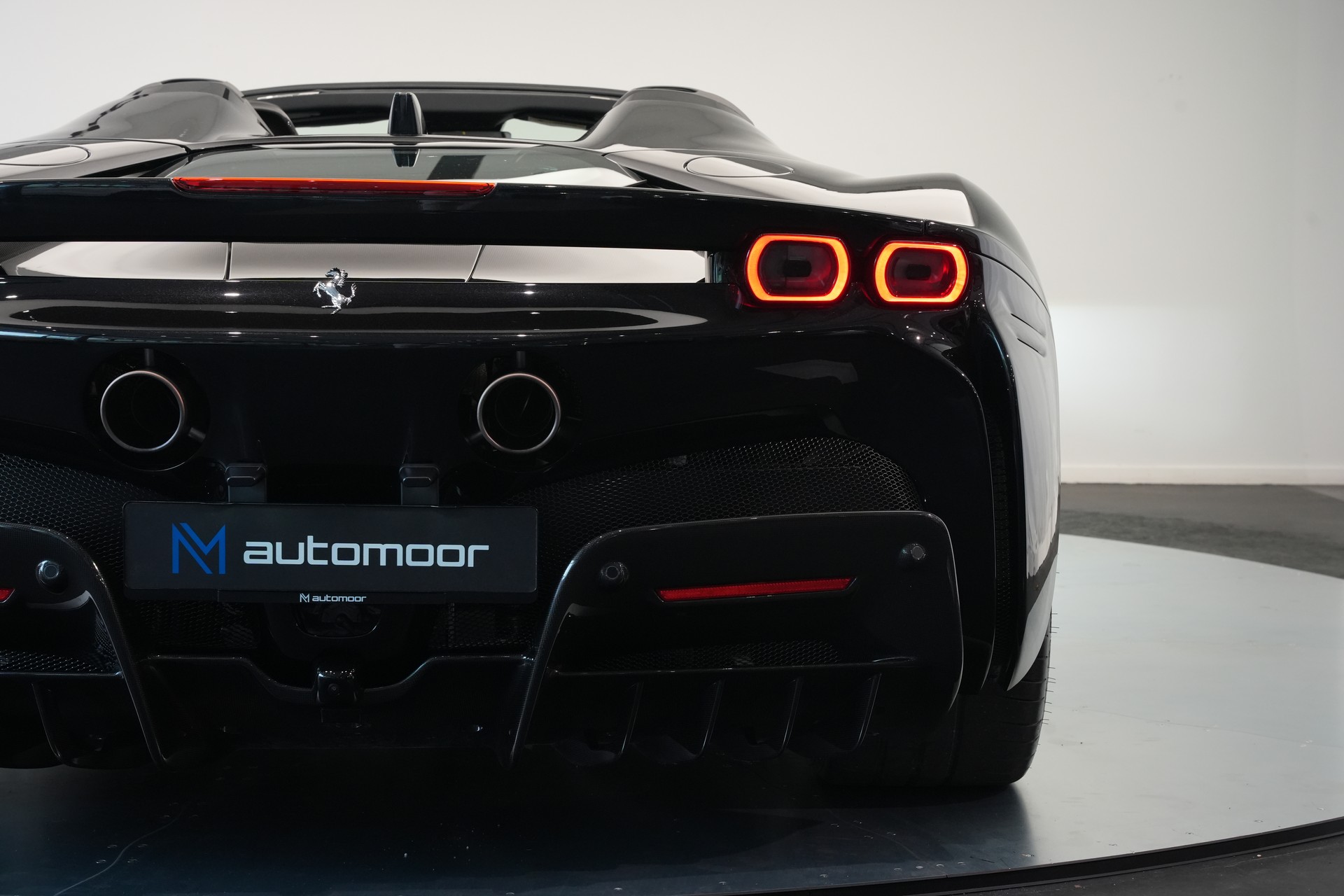 FERRARI SF90 Spider *Nero Daytona*-image-10