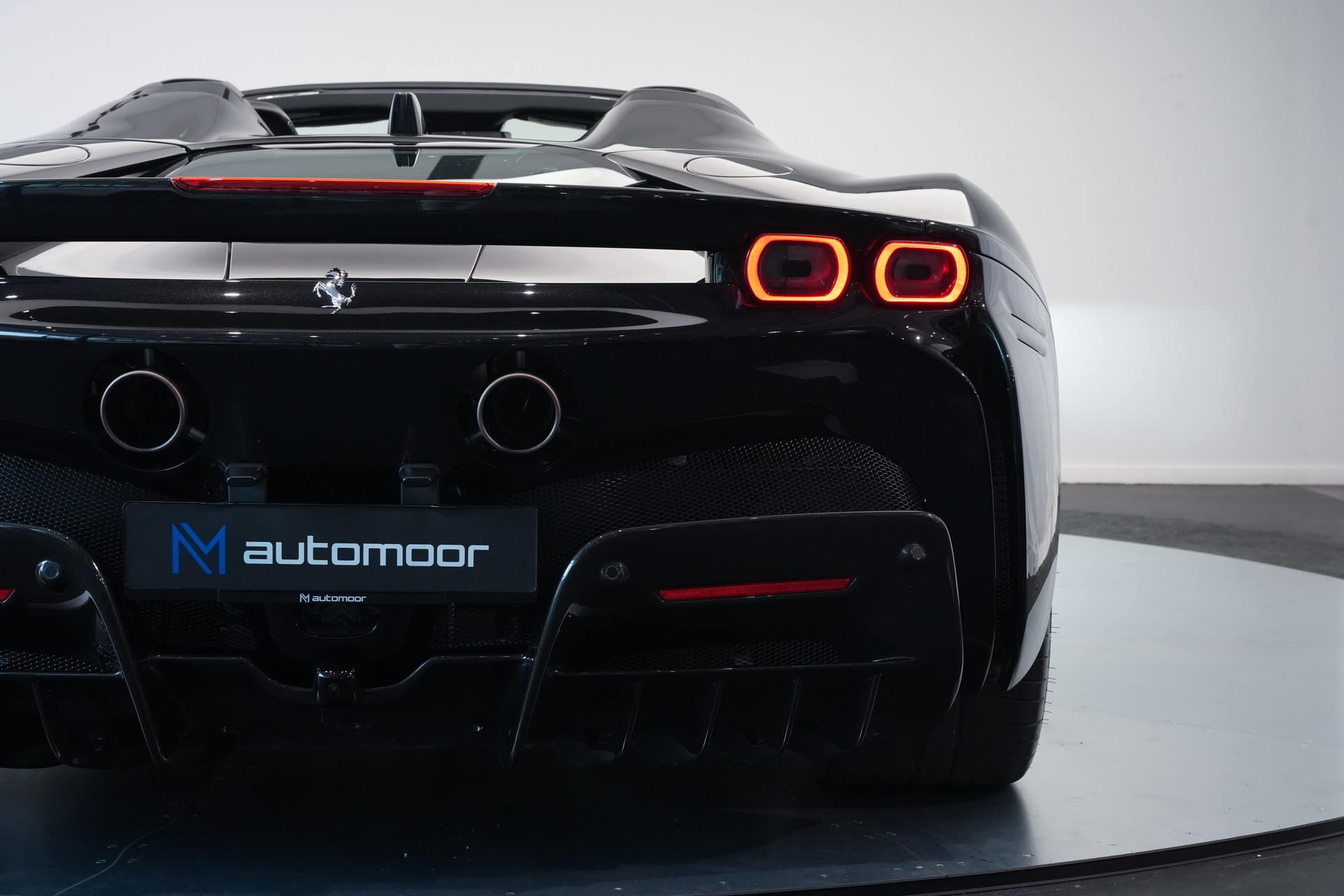 FERRARI SF90 Spider *CH-Fahrzeug* *Nero Daytona* *Carbon*-image-11
