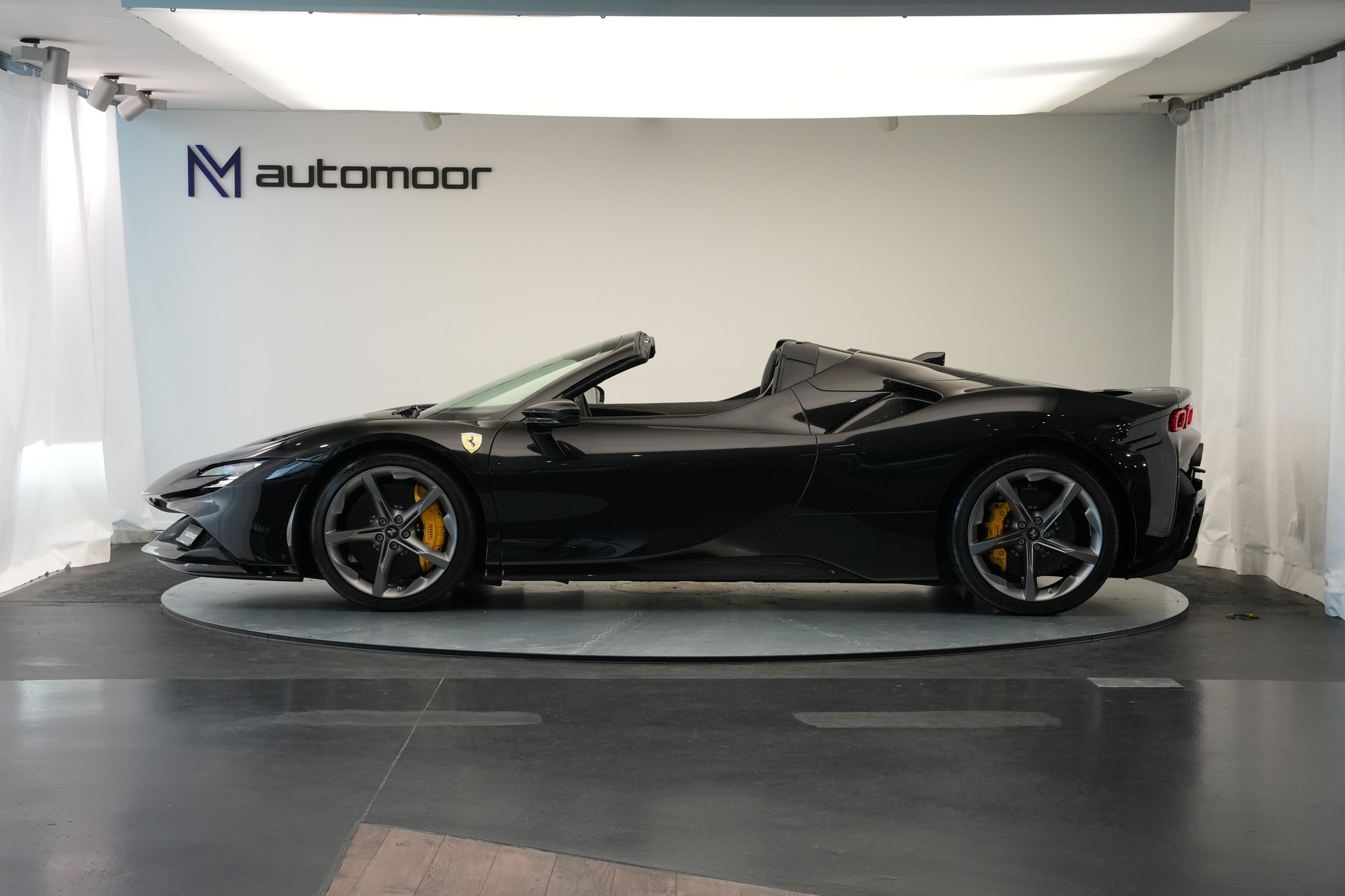 FERRARI SF90 Spider *Nero Daytona*-image-7