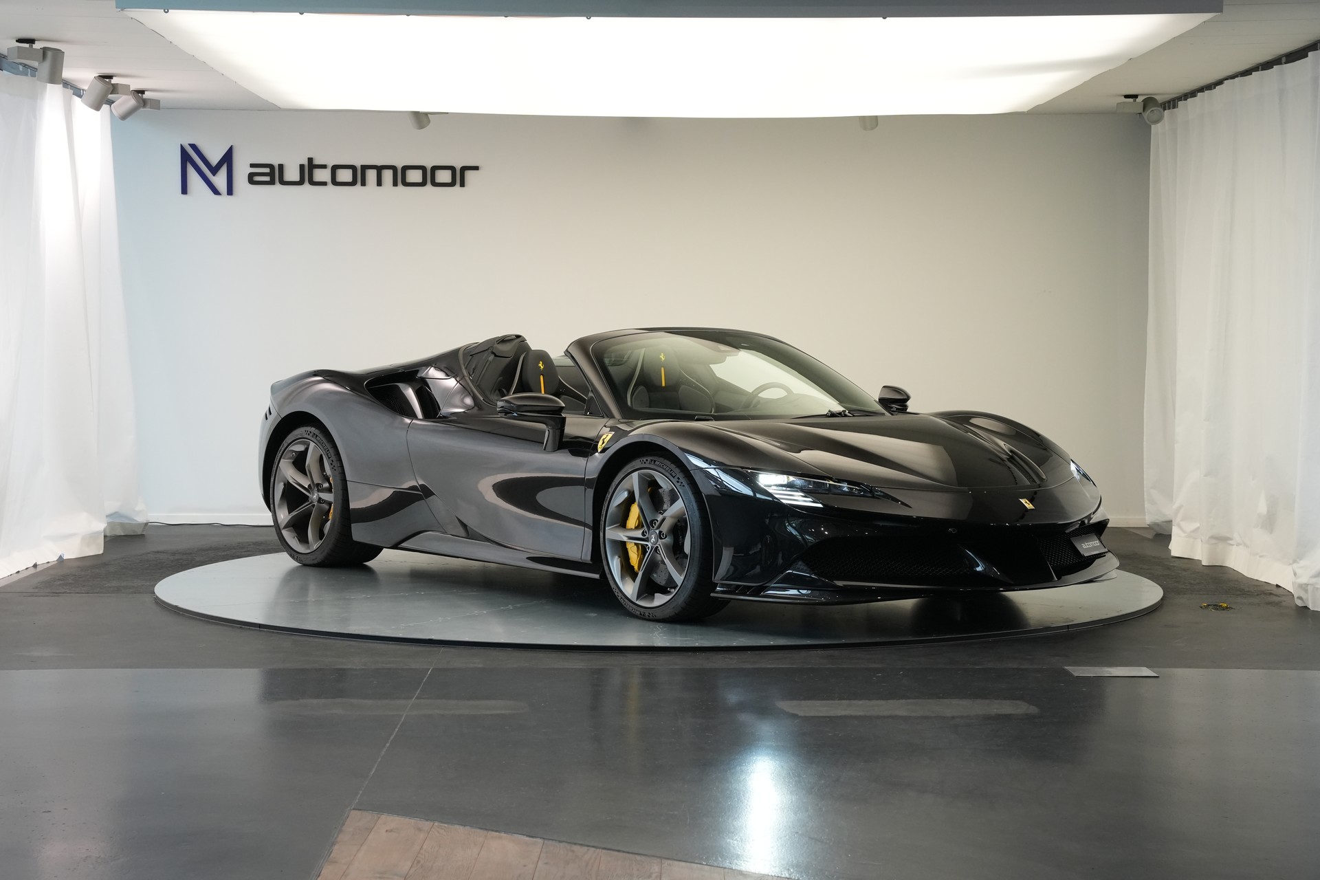 FERRARI SF90 Spider *Nero Daytona*-showroom-element-2