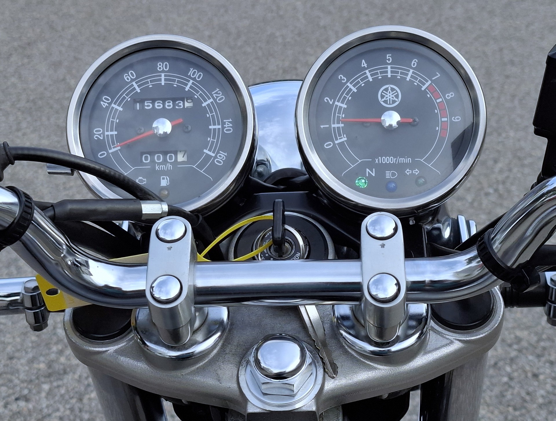 YAMAHA SR 400-image-6