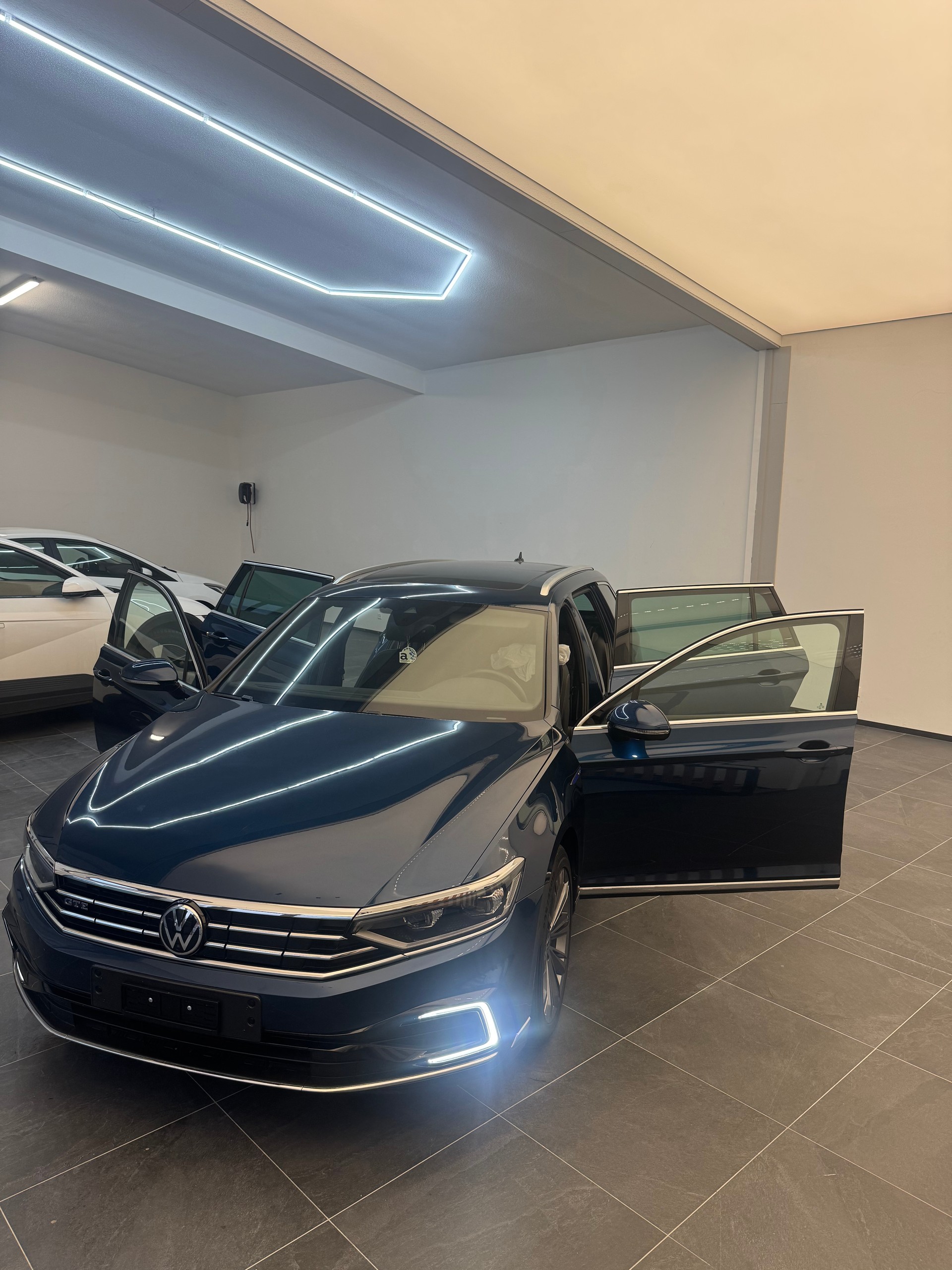 VW Passat Variant 1.4 TSI GTE Hybrid DSG-image-1