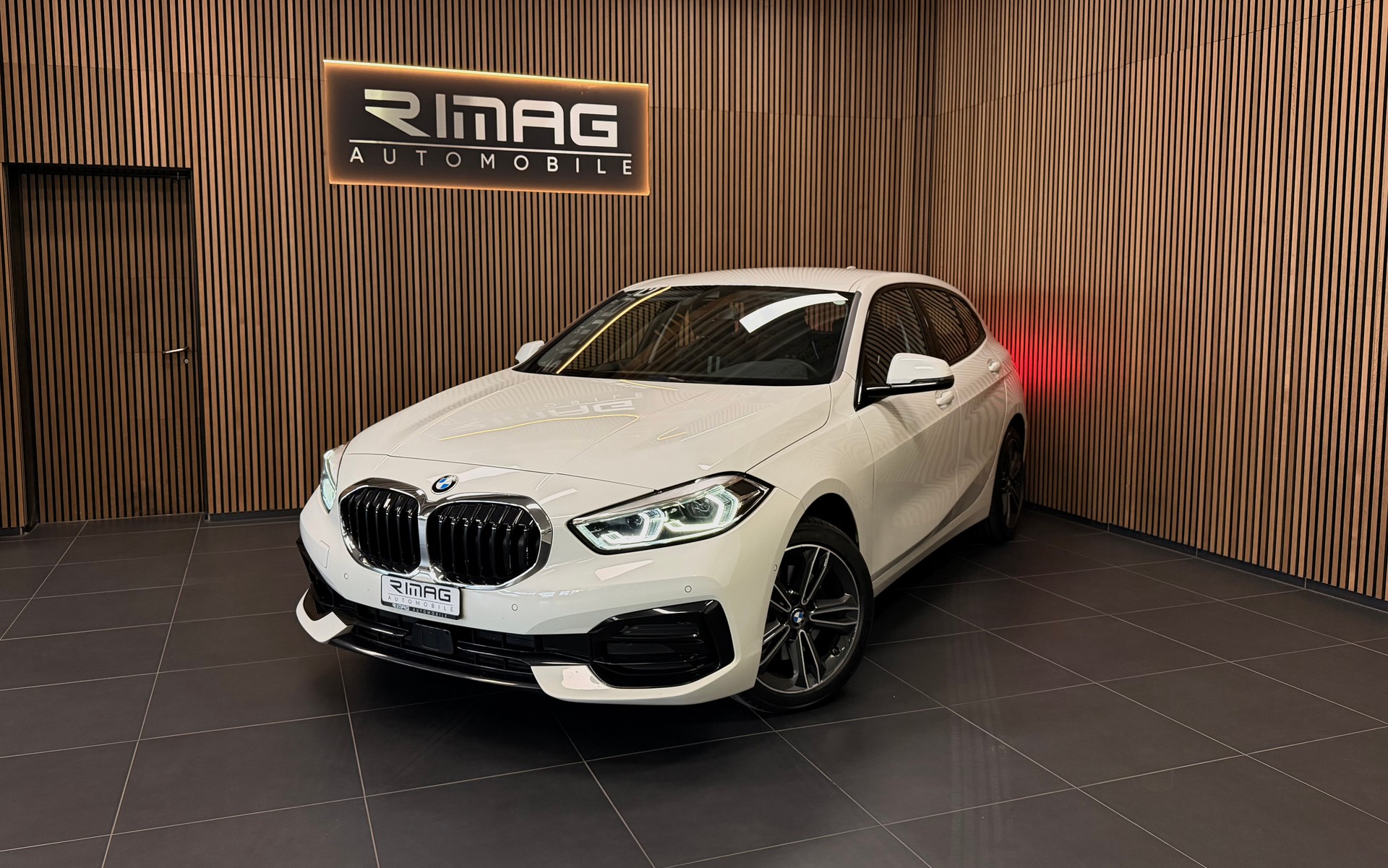 BMW 118i Sport Line Steptronic | Frisch ab MFK | Ab Service | Garantie