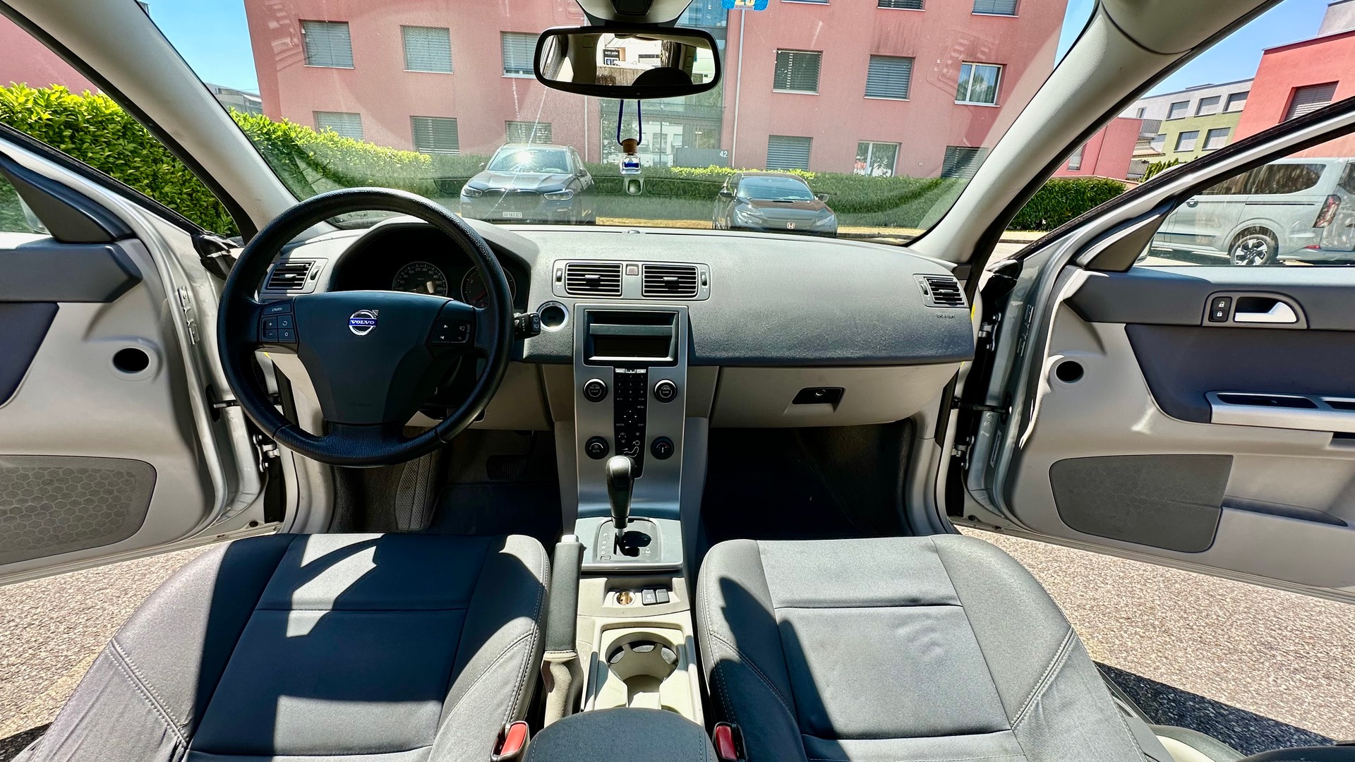VOLVO 2.4 Momentum-image-4